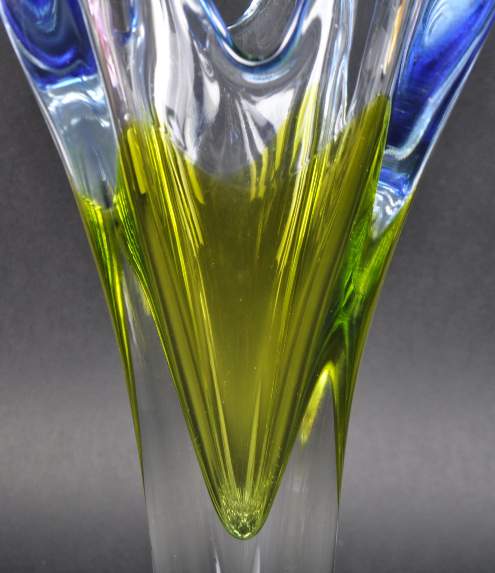 JOSEF HOSPODKA FOR CHRIBSKA SKLO UNION - STUDIO GLASS VASE - Image 4 of 5