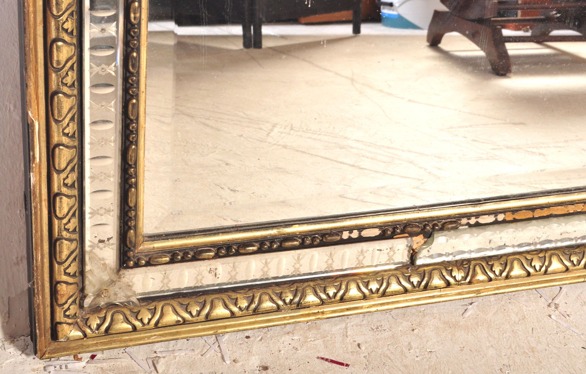 LARGE VINTAGE 20TH CENTURY VENETIAN STYLE MIRROR - Image 4 of 6