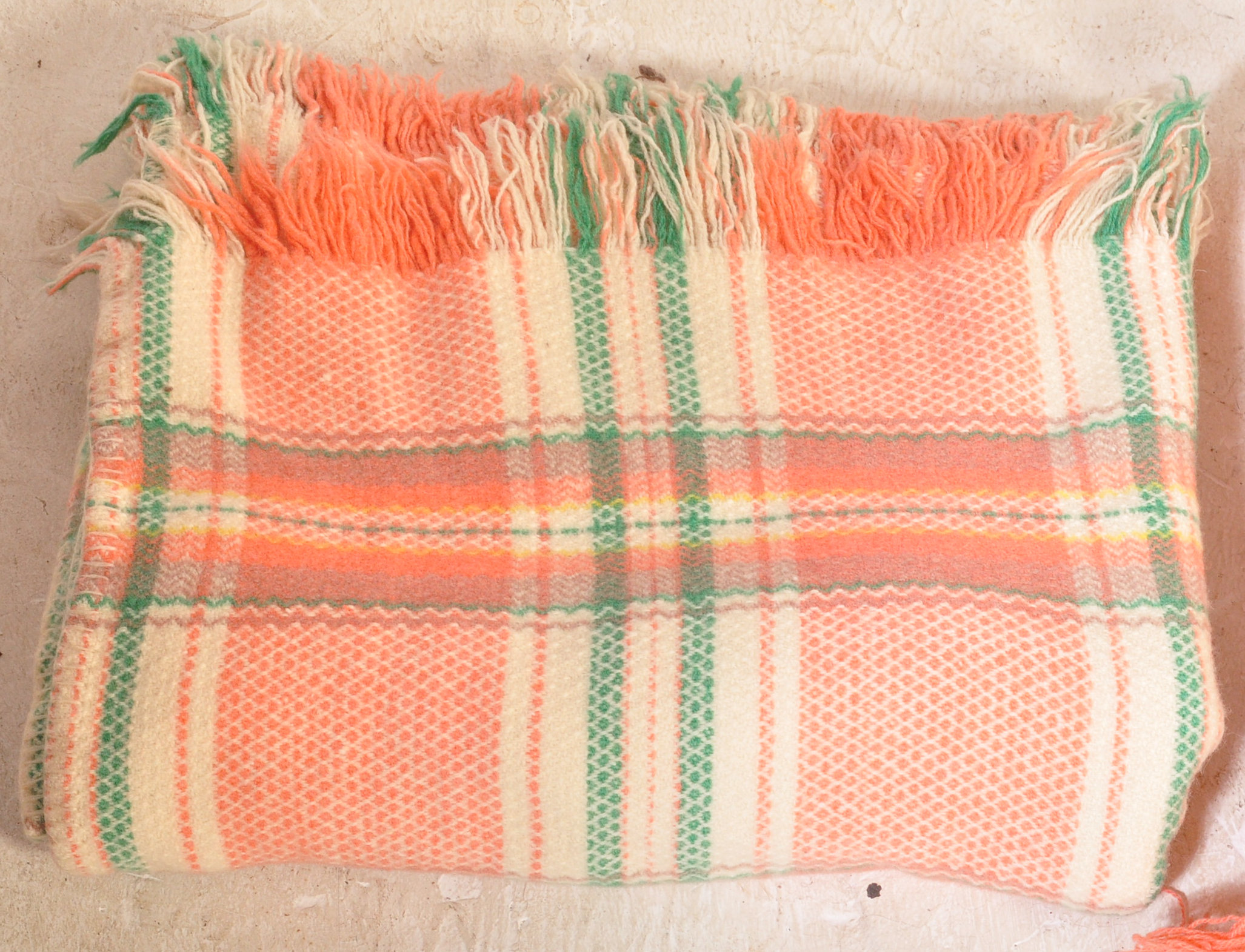 THREE LARGE 20TH CENTURY WOVEN WELSH BLANKETS - Image 4 of 4