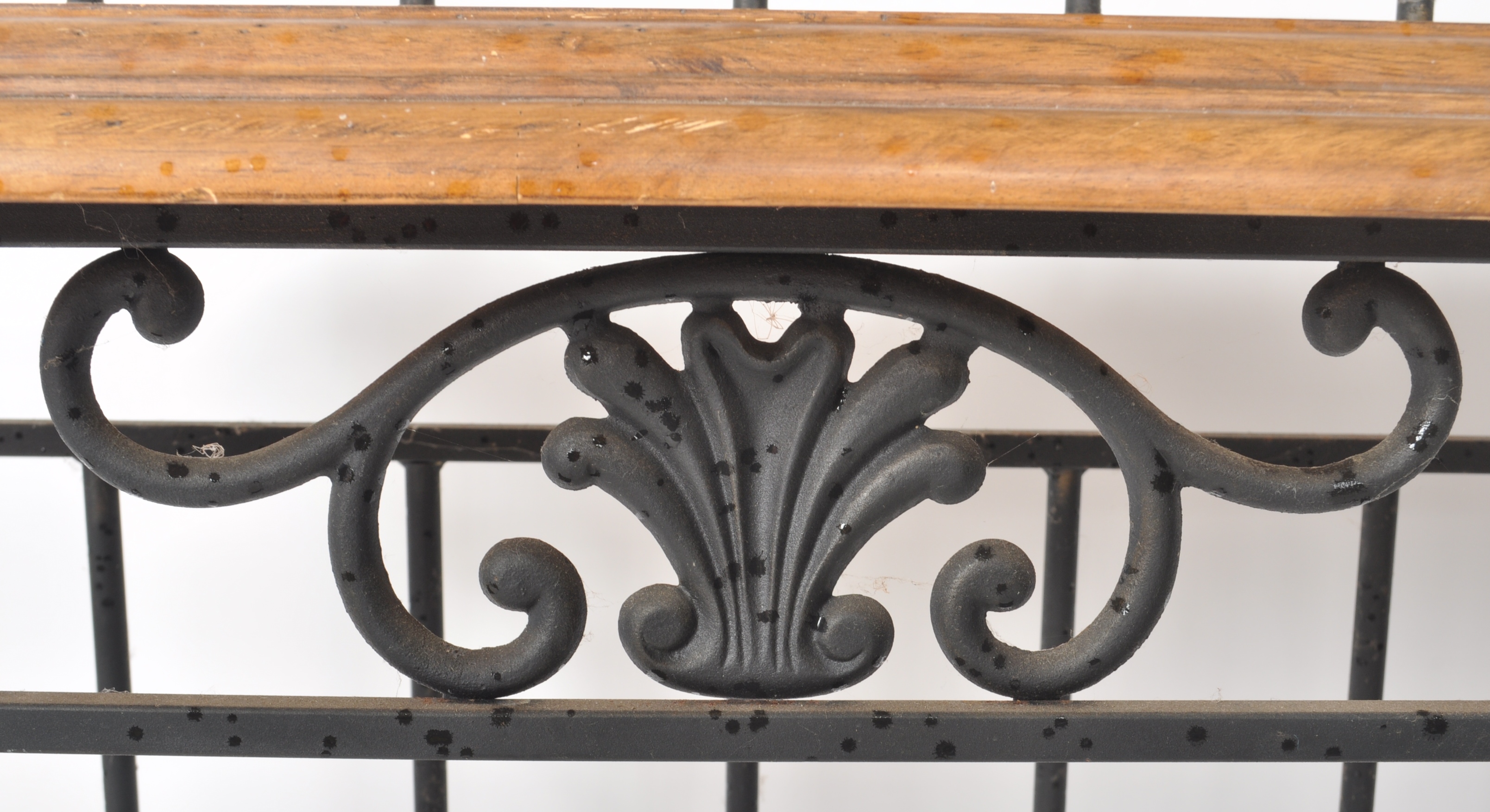 CONTEMPORARY FRENCH STYLE WROUGHT IRON BAKERS RACK - Image 5 of 6