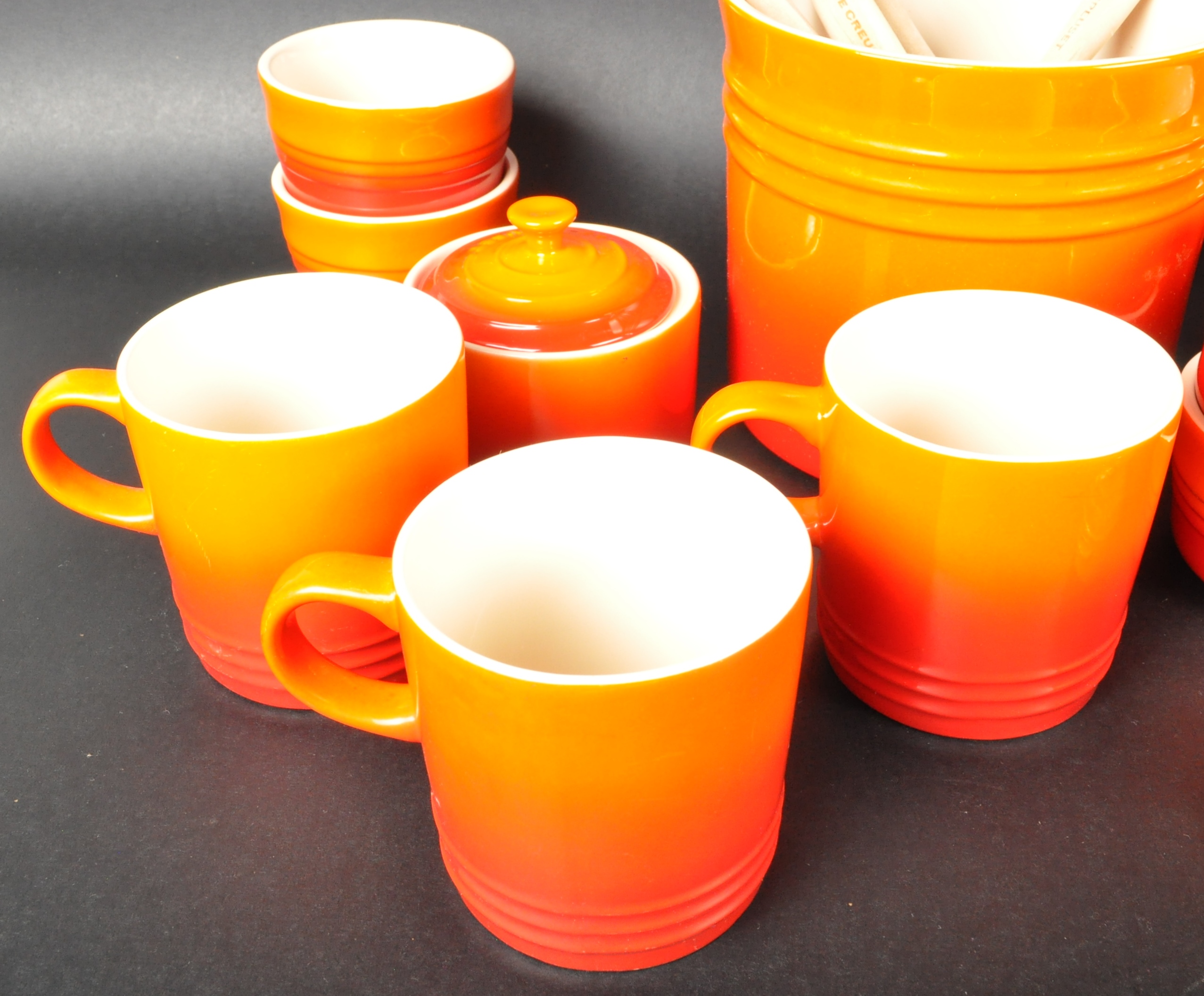 LE CREUSET - SELECTION OF CERAMIC KITCHEN TABLEWARES - Image 3 of 12