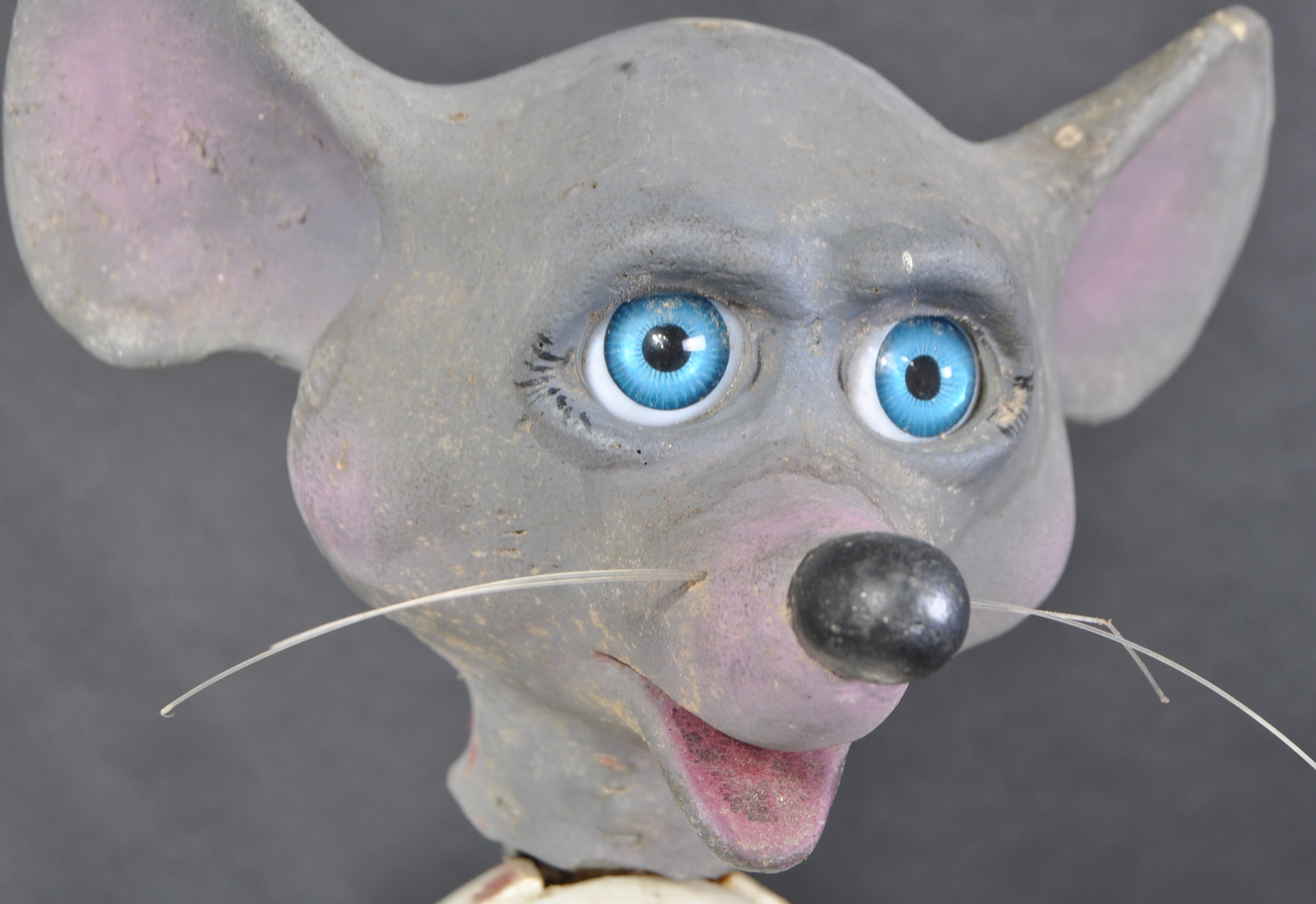 1990s SCRATCH BUILT ANIMATRONIC FIGURE OF A MOUSE - Image 4 of 7