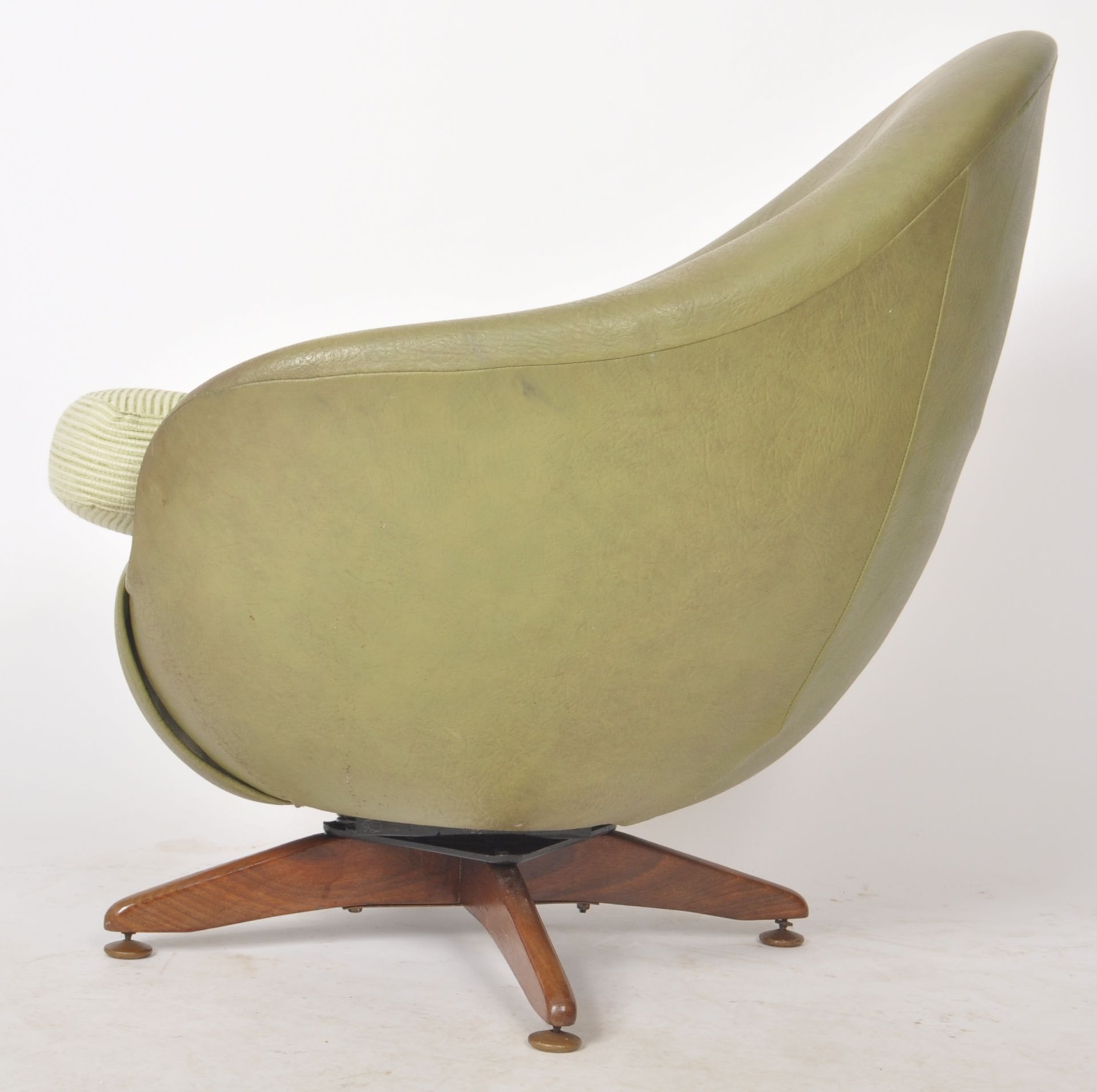 RETRO MID CENTURY FAUX GREEN LEATHER SWIVEL EGG CHAIR - Image 6 of 6