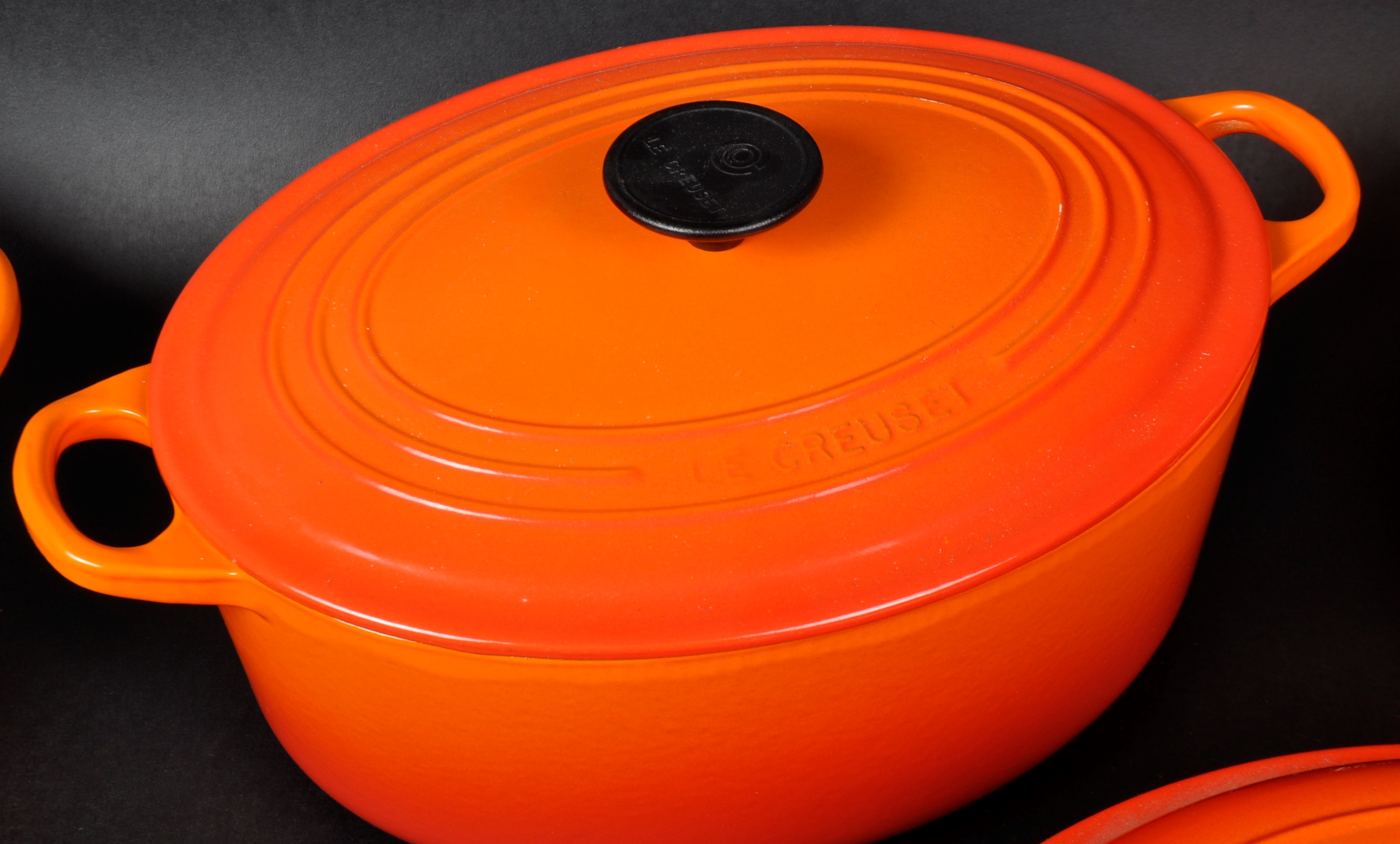 LE CREUSET - SELECTION OF CAST IRON KITCHEN COOKING UTENSILS - Image 4 of 10