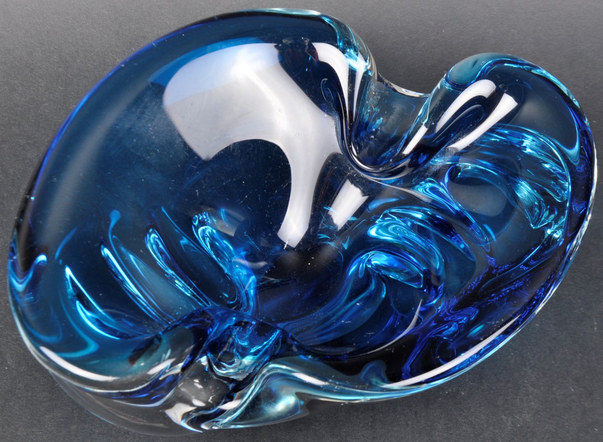 RETRO MID CENTURY ITALIAN MURANO SOMMERSO STUDIO BOWL - Image 2 of 4