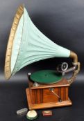 VINTAGE EARLY 20TH CENTURY GRAMOPHONE RECORD PLAYER