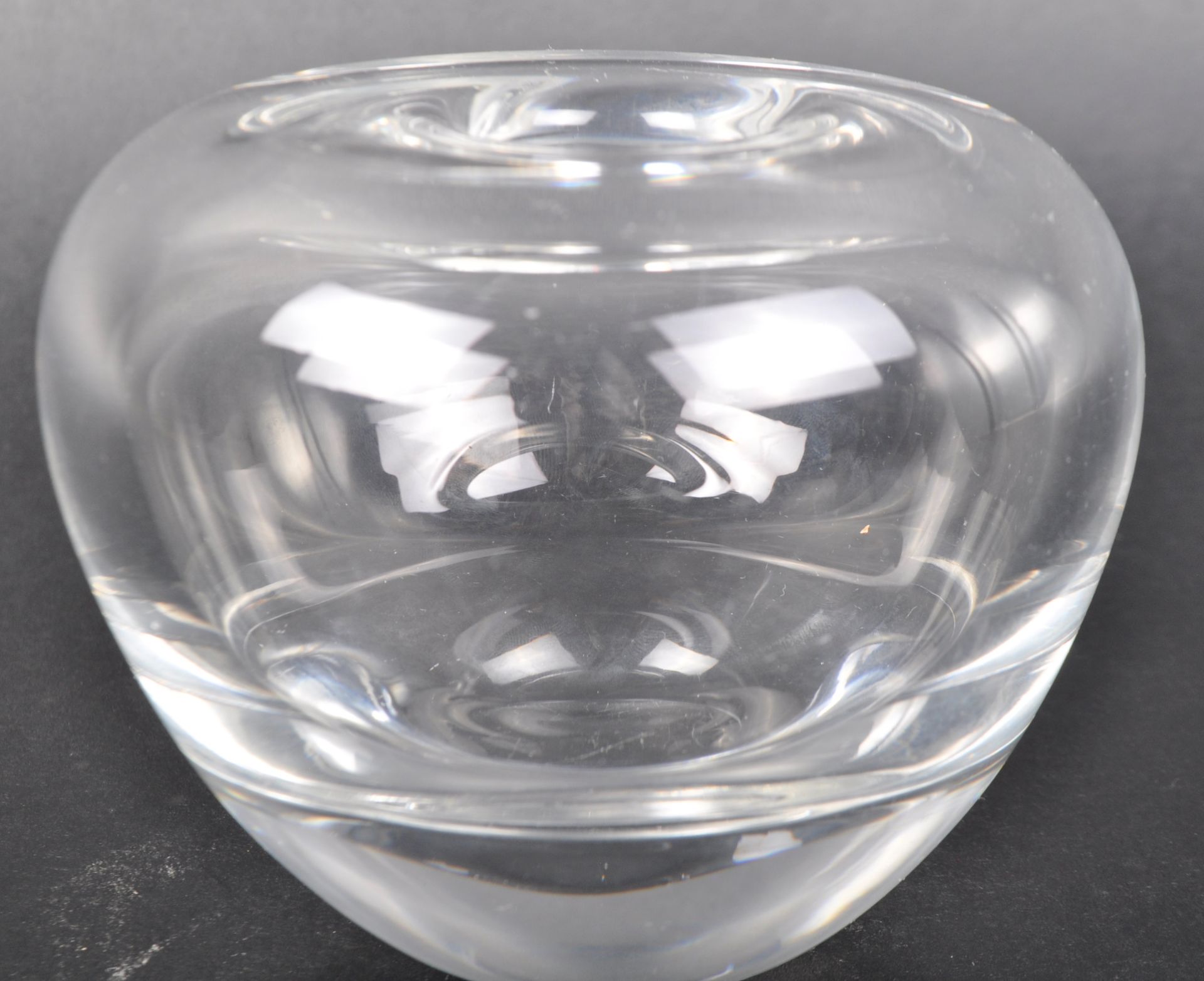 FRANK THROWER FOR DARTINGTON - RONDO CLEAR GLASS VASE - Image 4 of 5