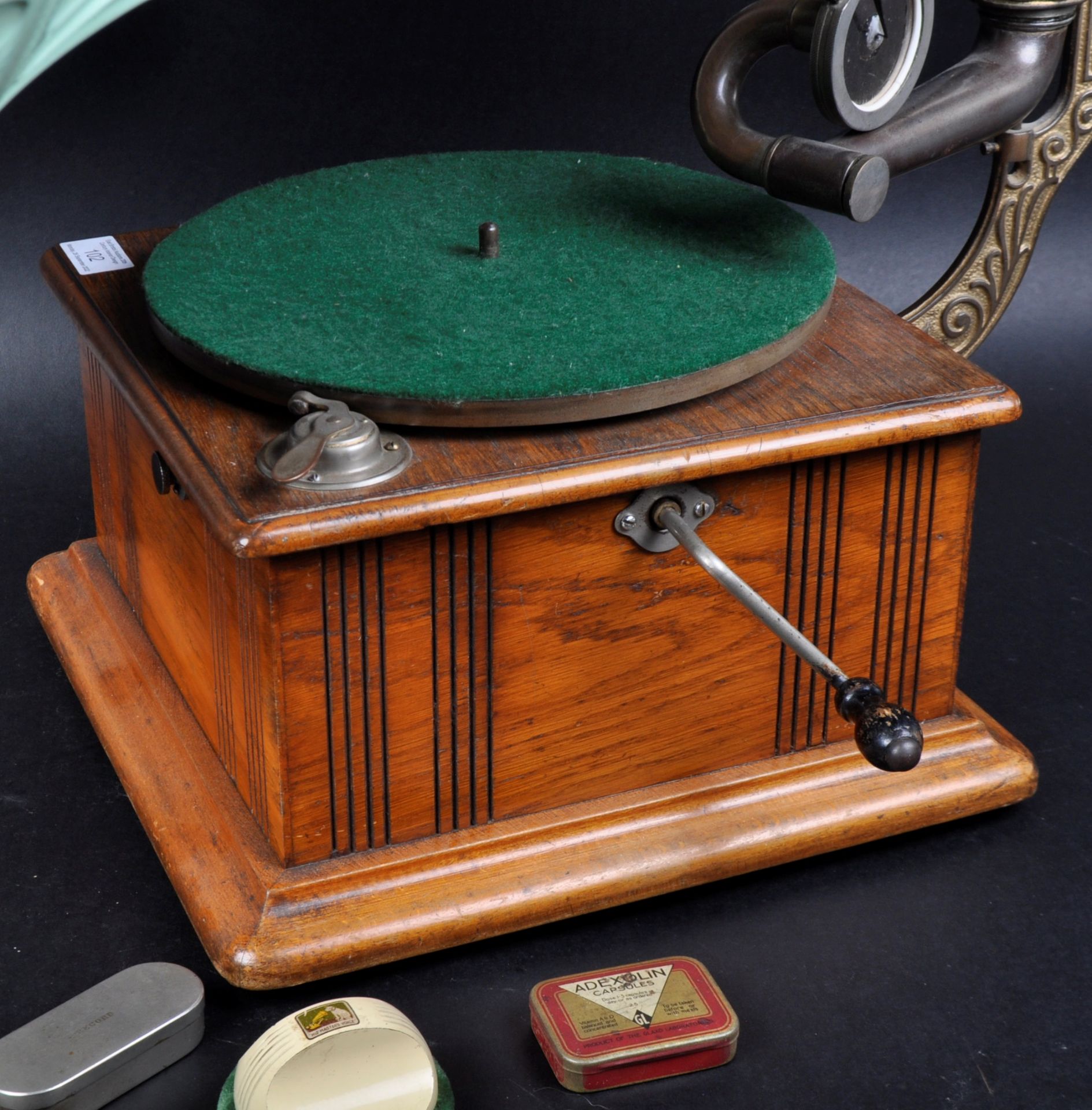 VINTAGE EARLY 20TH CENTURY GRAMOPHONE RECORD PLAYER - Image 6 of 7