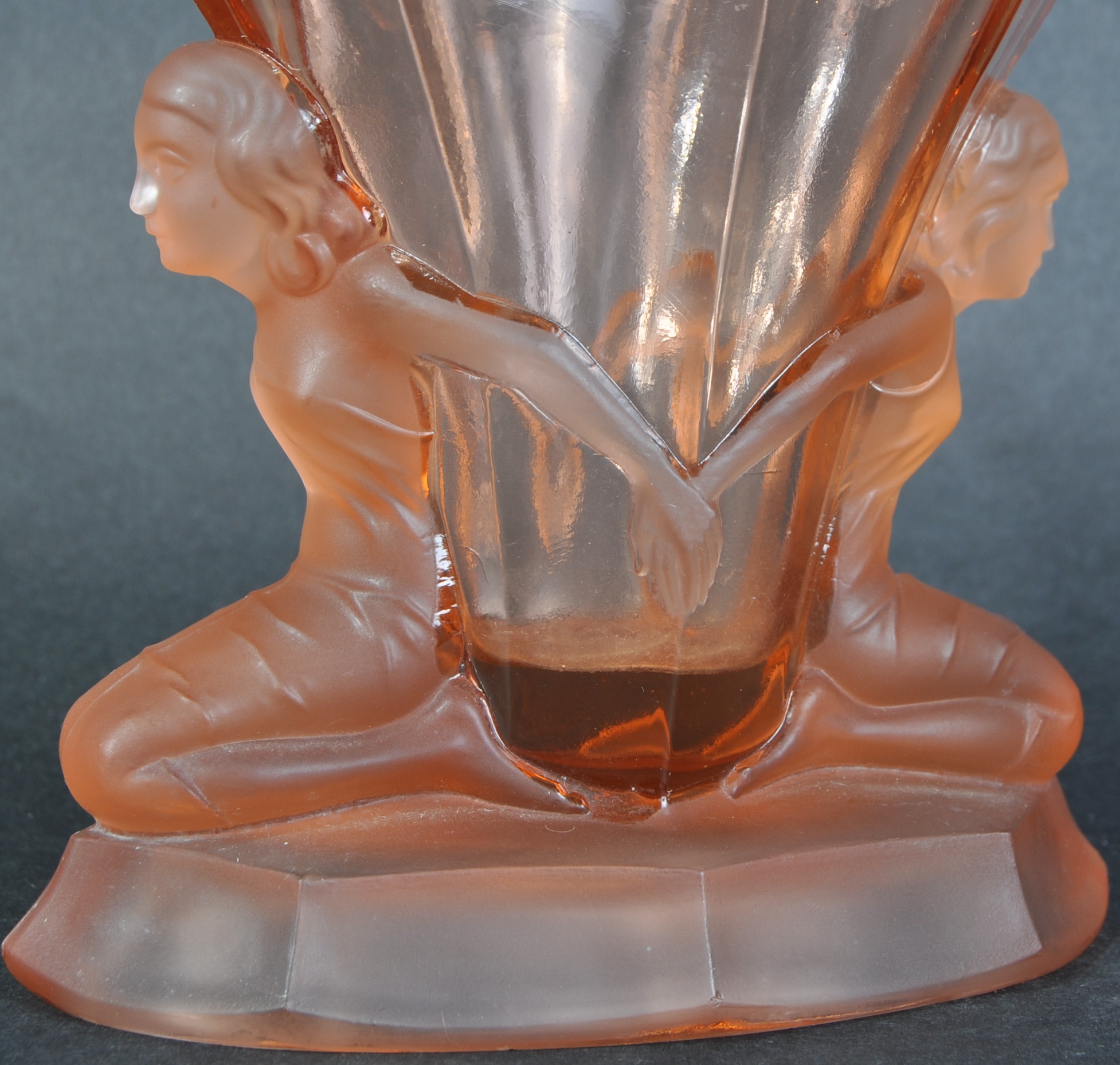 WALTHER & SOHNE - VINTAGE ART DECO PEACH GLASS VASE - Image 5 of 6