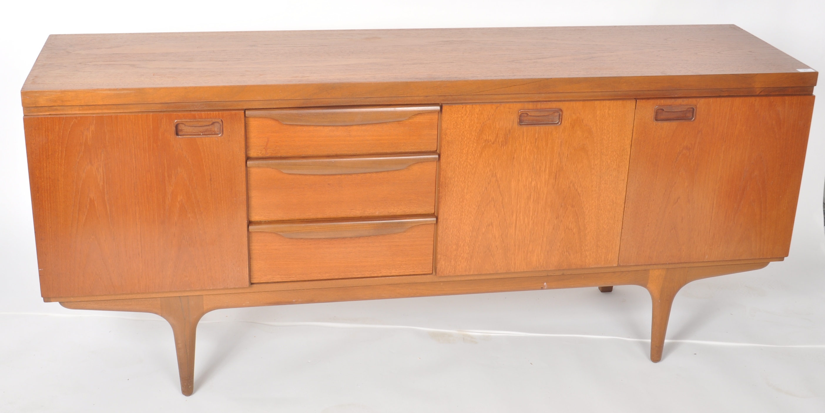 GREAVES & THOMAS - RETRO TEAK WOOD SIDEBOARD CREDENZA - Image 2 of 7