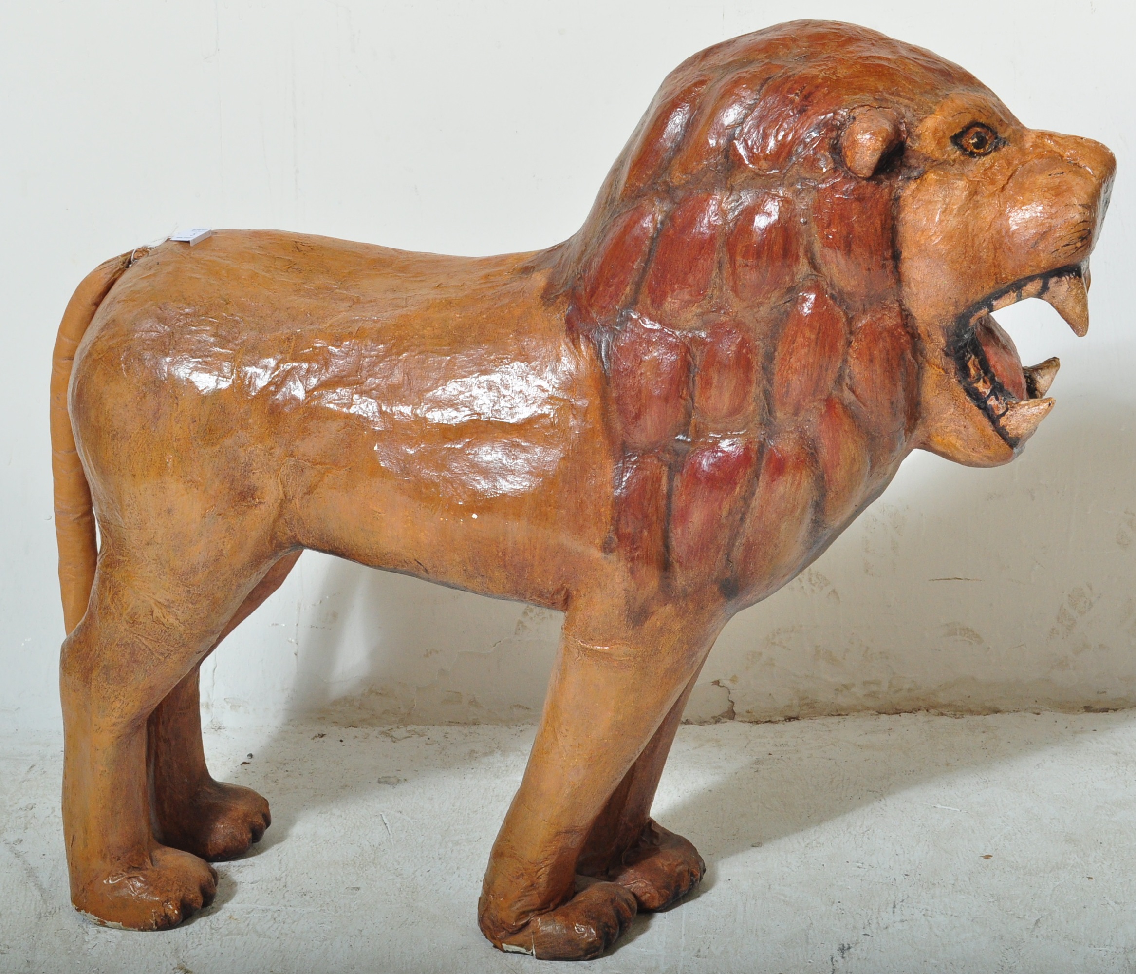 LARGE EARLY 20TH CENTURY PAPIER MACHE LION SCULPTURE - Image 3 of 6