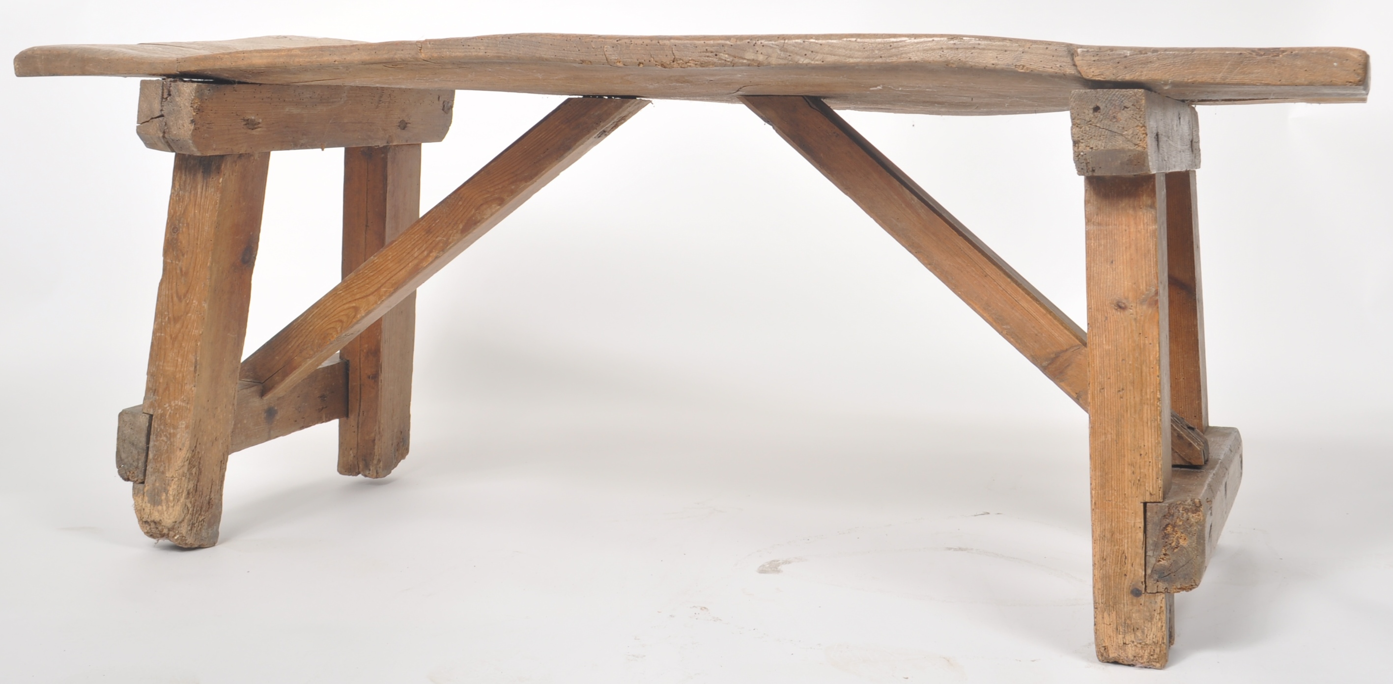 19TH CENTURY SOLID ELM TOPPED COFFEE TABLE / LOW TABLE - Image 5 of 5