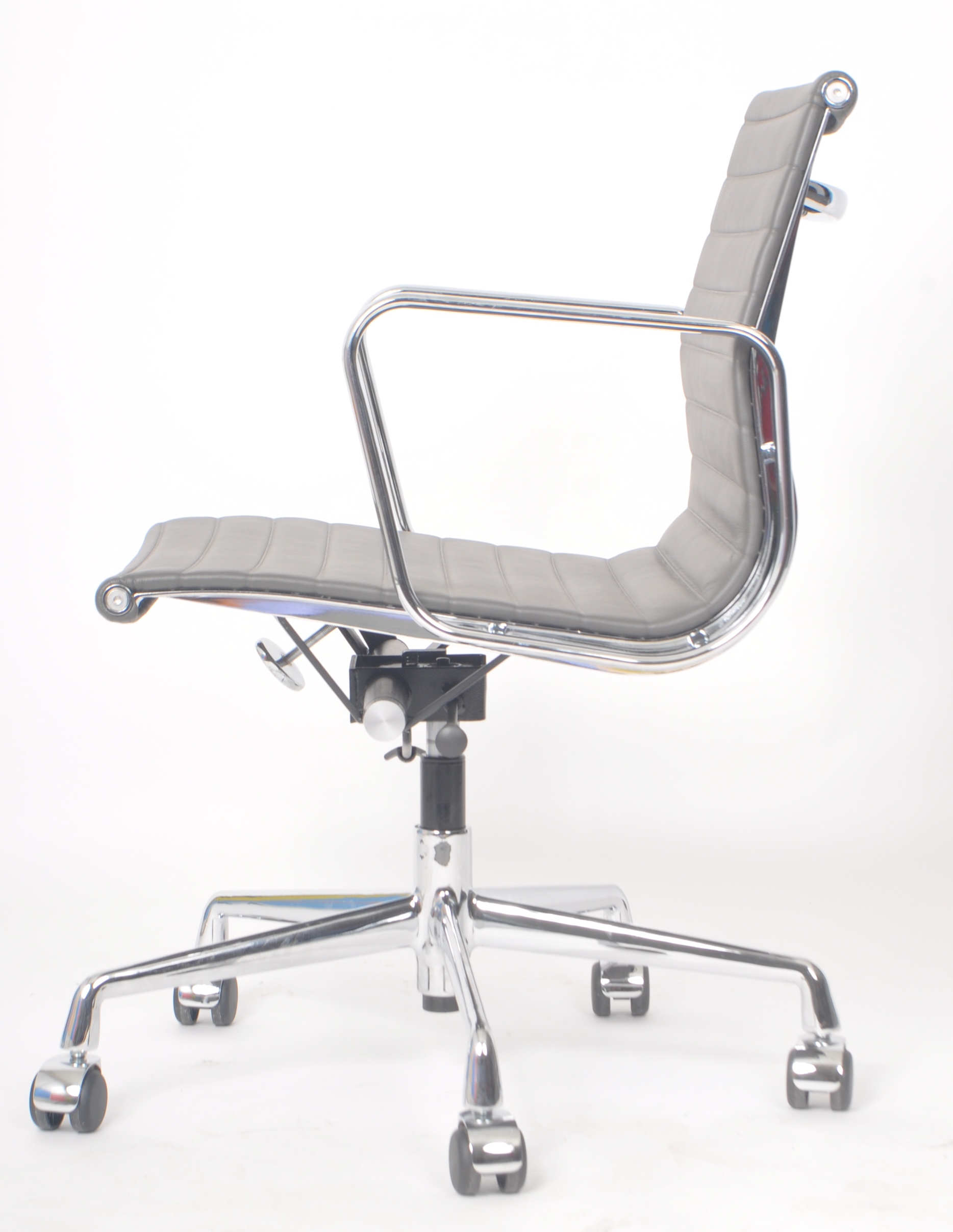 EAMES - EA117 - ALUMINIUM GROUP - CONTEMPORARY DESK CHAIR - Bild 3 aus 8