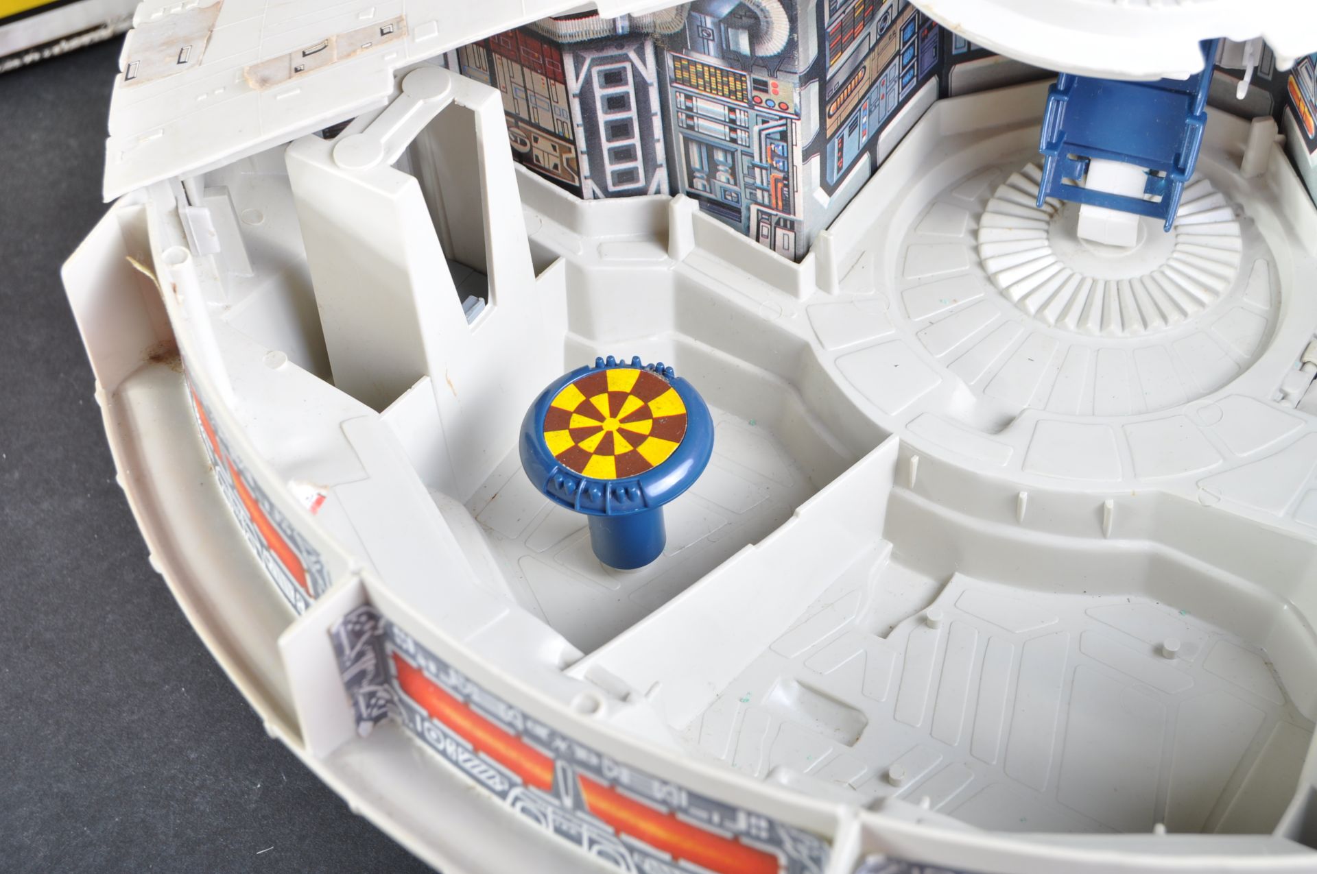 STAR WARS - ORIGINAL VINTAGE PALITOY MILLENNIUM FALCON PLAYSET - Image 3 of 9