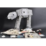 STAR WARS - COLLECTION OF VINTAGE PLAYSETS & FIGURES