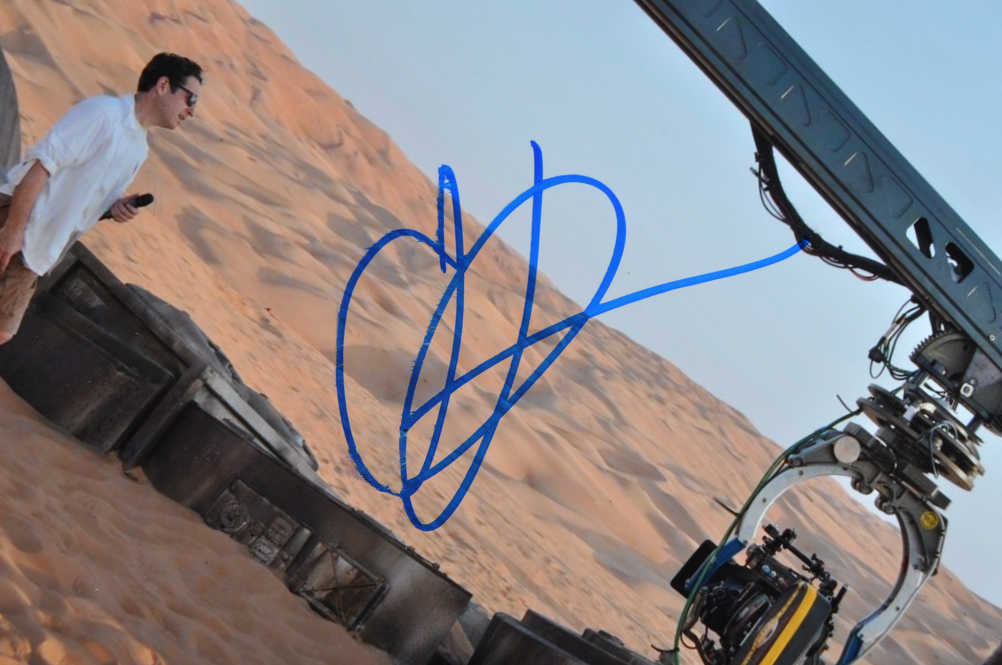 STAR WARS - JJ ABRAMS (DIRECTOR) - AUTOGRAPHED 8X10" PHOTO - AFTAL - Image 2 of 2