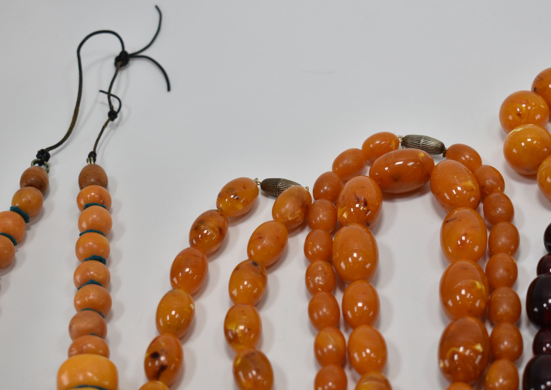 VINTAGE FAUX AMBER NECKLACES & TRIBAL NECKLACE - Bild 5 aus 5