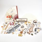 COLLECTION OF ASSORTED COSTUME JEWELLERY