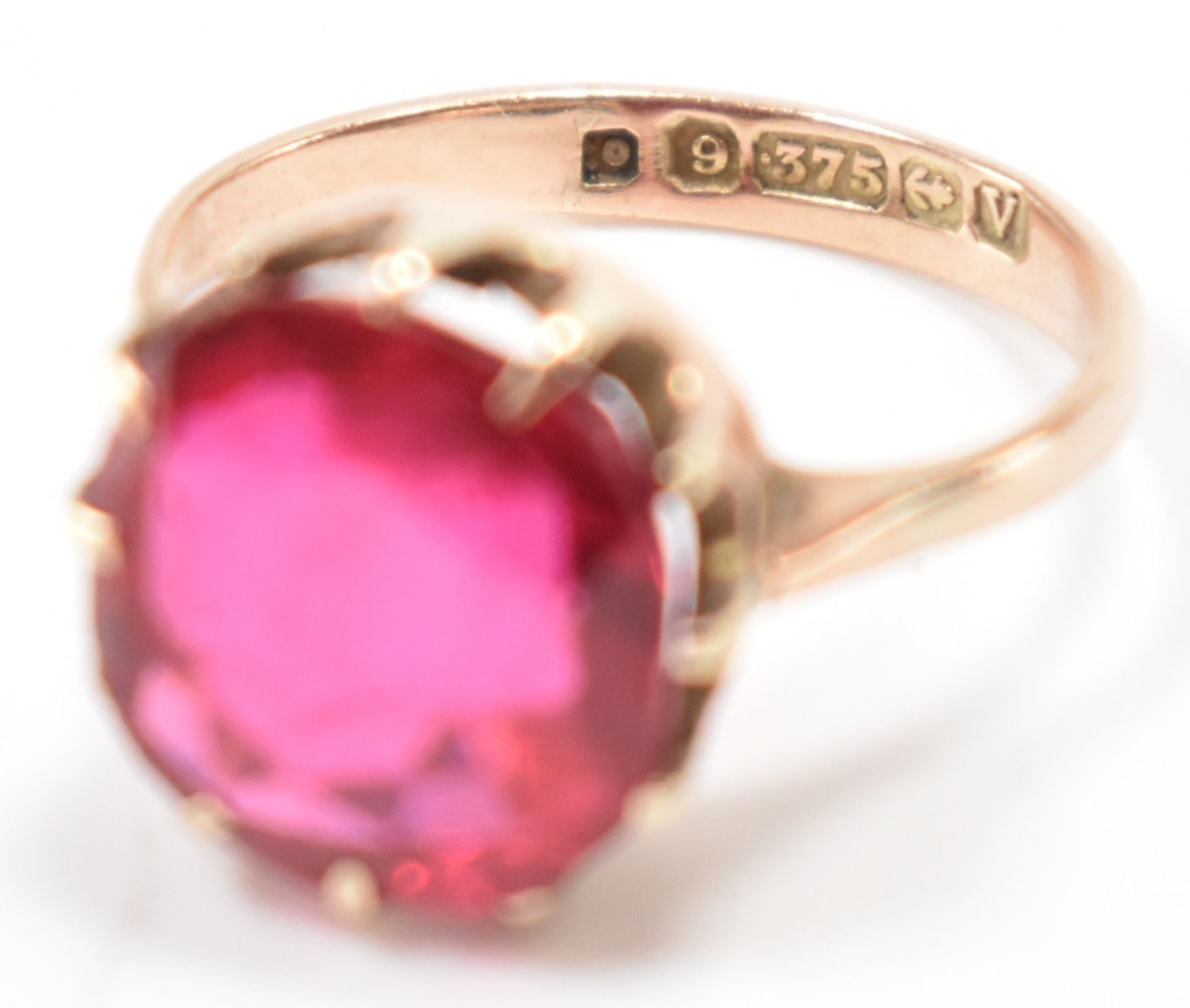 HALLMARKED 9CT GOLD & SYNTHETIC RUBY RING - Image 6 of 8