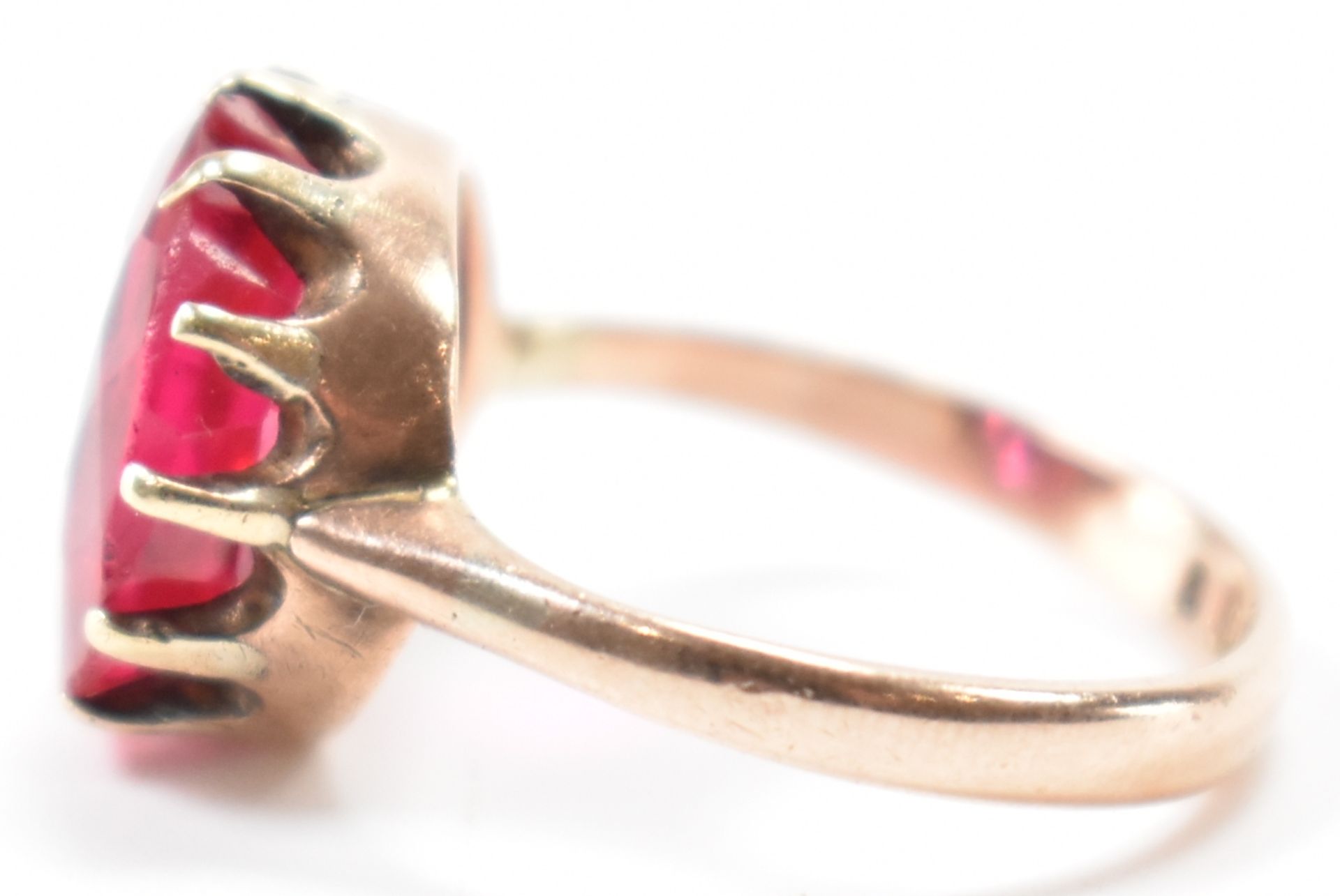 HALLMARKED 9CT GOLD & SYNTHETIC RUBY RING - Image 2 of 8