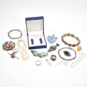 COLLECTION OF VINTAGE SILVER JEWELLERY