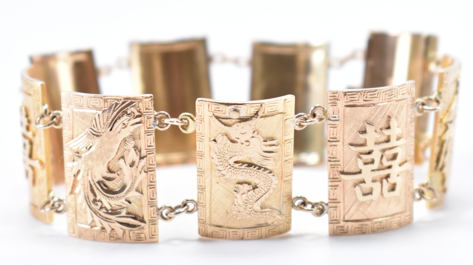 18CT GOLD CHINESE PANEL LINK CHAIN BRACELET - Image 2 of 6