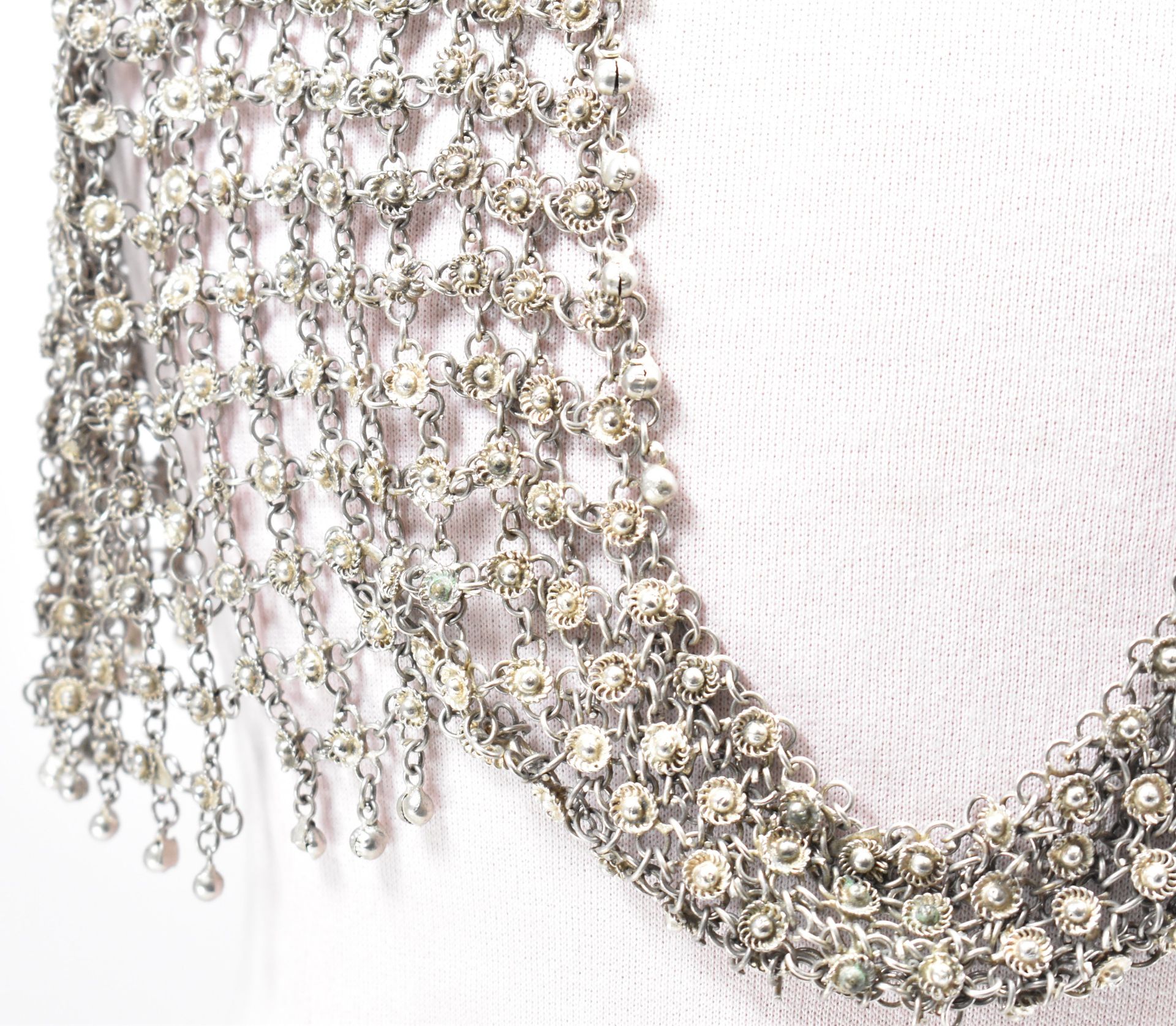 CHAINMAIL WHITE METAL BELLY DANCER TOP - Bild 7 aus 8