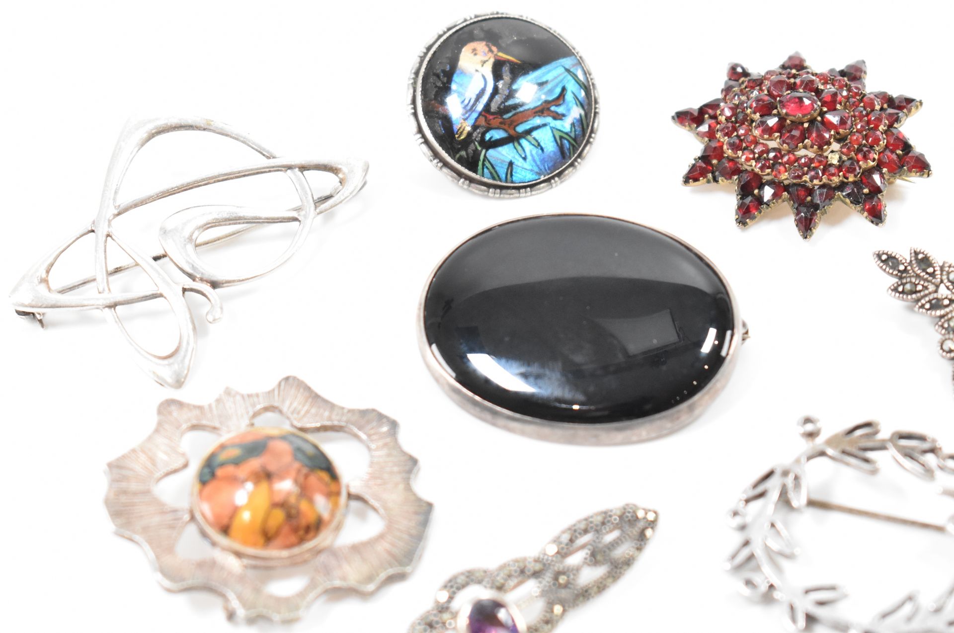 EIGHT VINTAGE SILVER BROOCHES & VICTORIAN GARNET BROOCH - Image 2 of 4