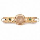 HALLMARKED 9CT GOLD DIAMOND & EMERALD BAR BROOCH