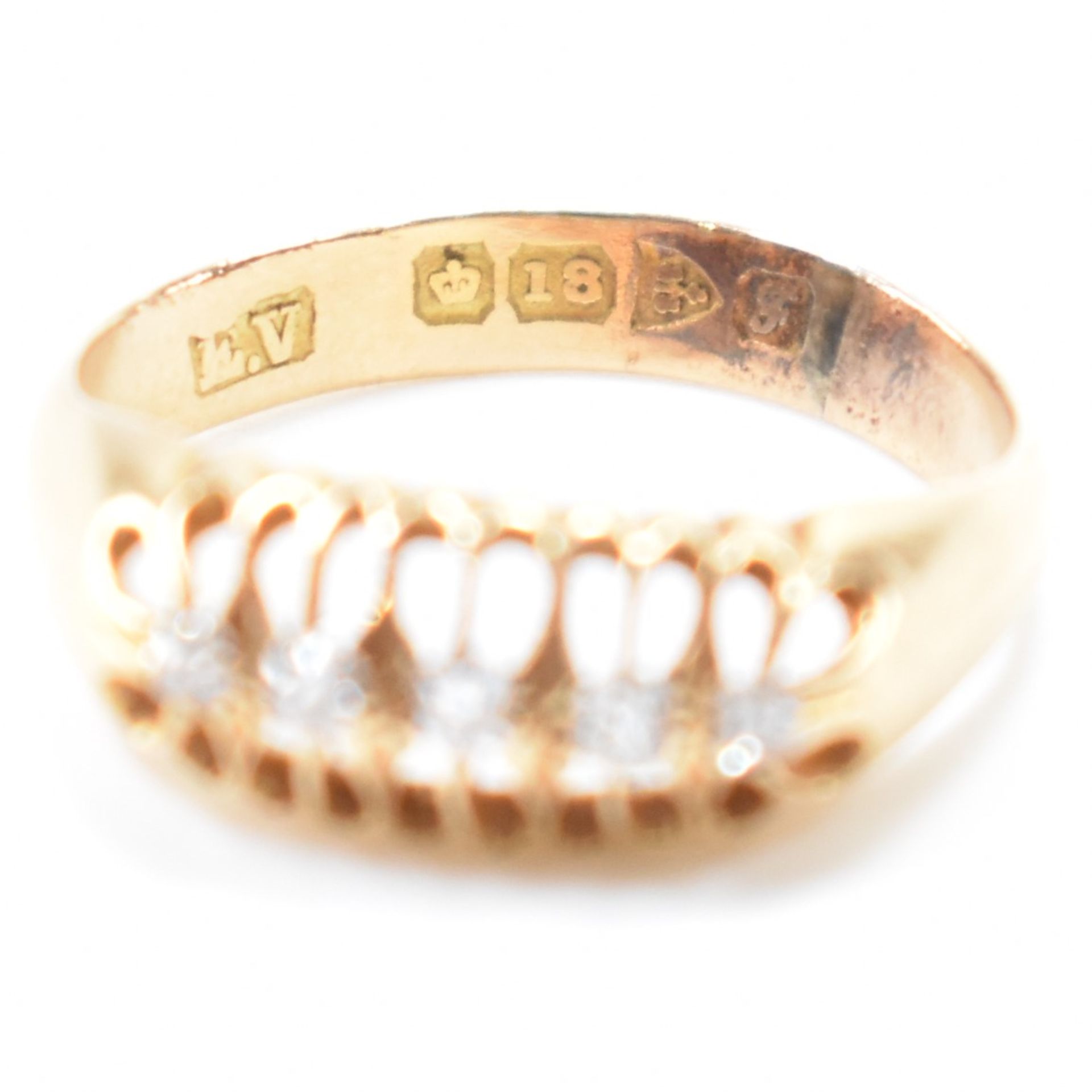 HALLMARKED 18CT GOLD & DIAMOND FIVE STONE RING - Image 6 of 7