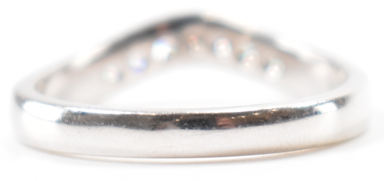 HALLMARKED 9CT WHITE GOLD & DIAMOND WEDDING BAND RING - Image 4 of 7