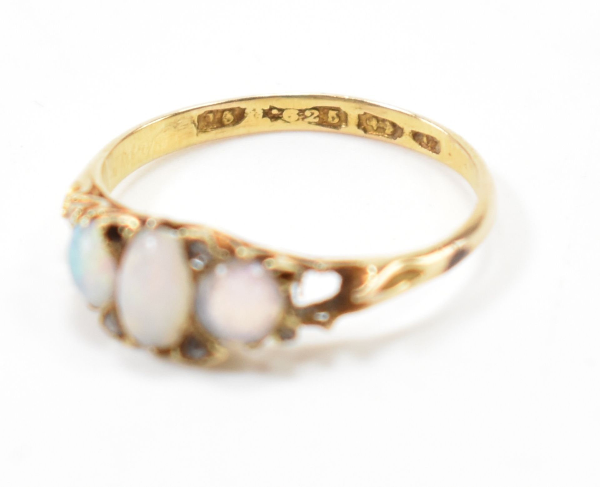 TWO ANTIQUE GOLD RINGS - OPAL & PANEL RING - Image 4 of 5