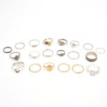 18 SILVER RINGS INCLUDING MONICA VINADER