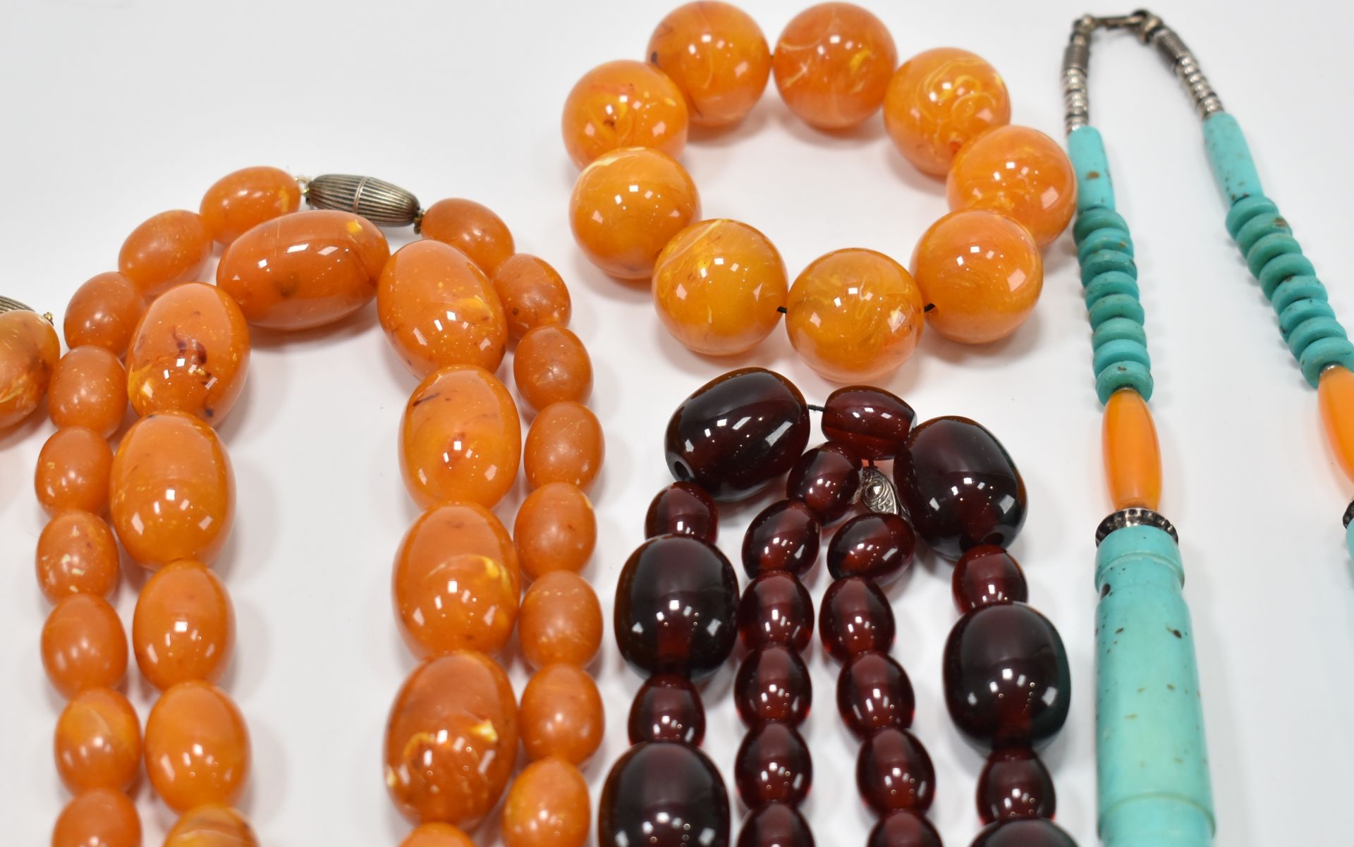 VINTAGE FAUX AMBER NECKLACES & TRIBAL NECKLACE - Bild 4 aus 5