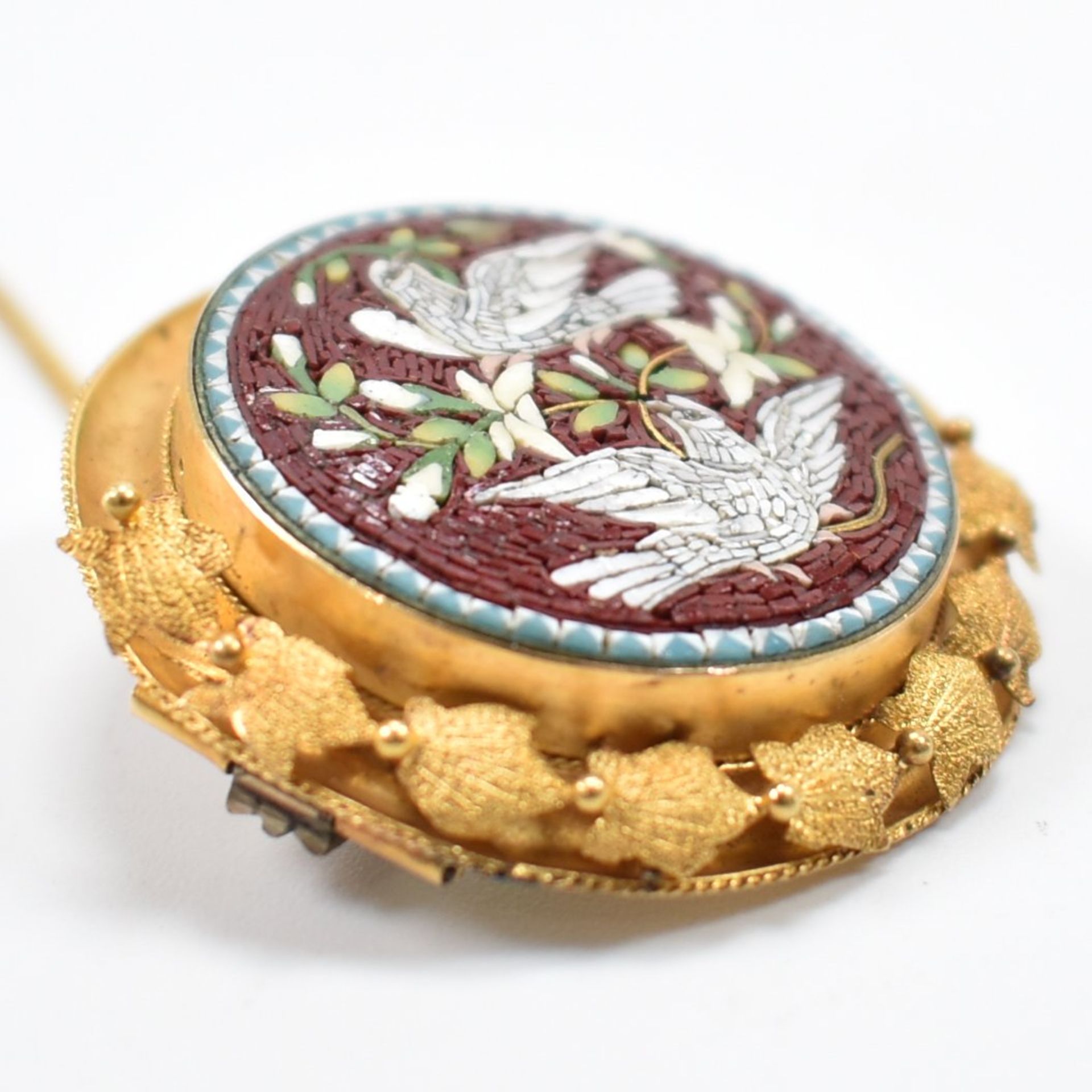 VICTORIAN ETRUSCAN REVIVAL MICRO MOSAIC BROOCH - Image 6 of 6