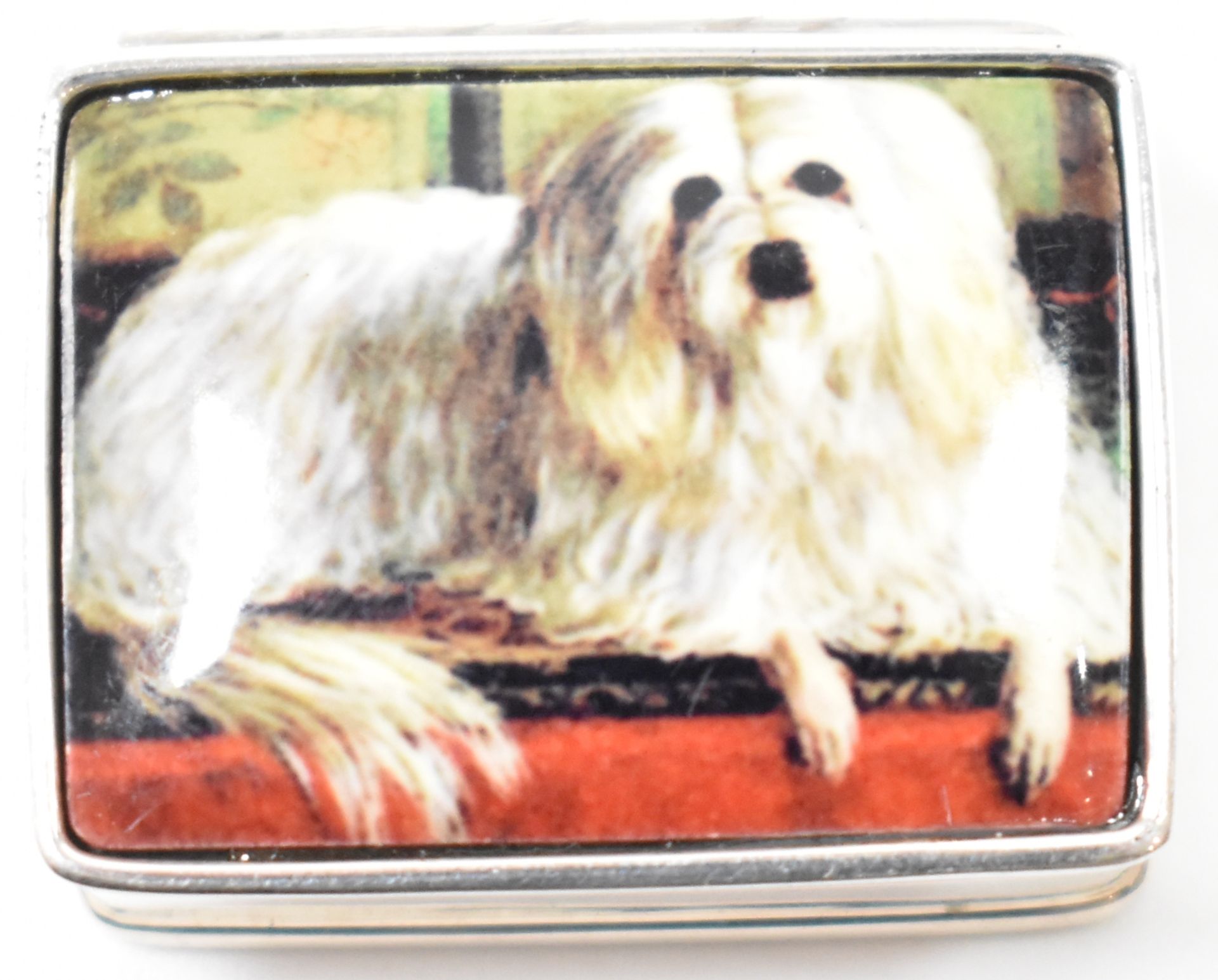 SILVER PILL BOX WITH ENAMELLED DOG PANEL - Image 4 of 4