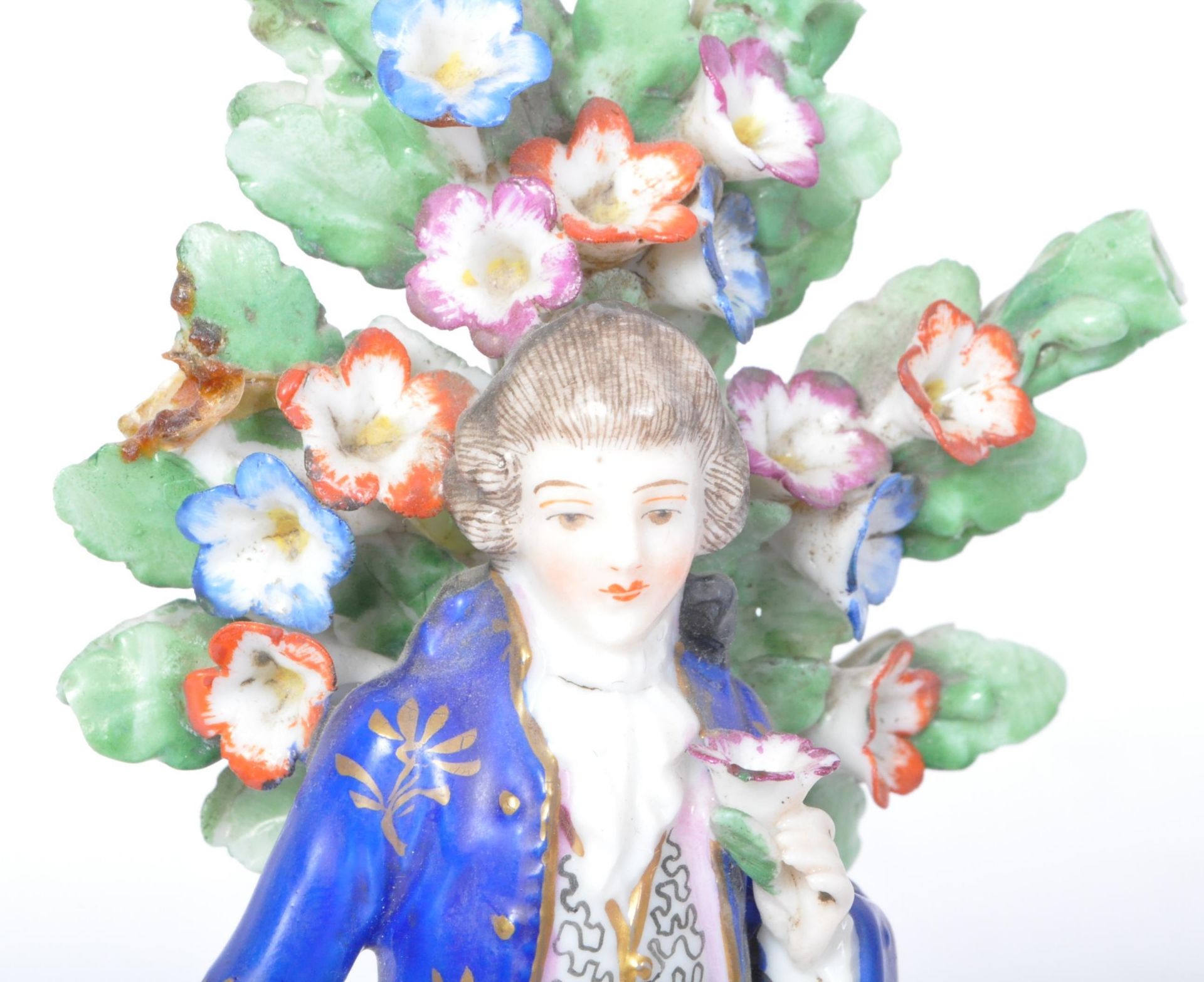 19TH CENTURY VICTORIAN CONTINENTAL PORCELAIN FIGURINE - Bild 2 aus 5