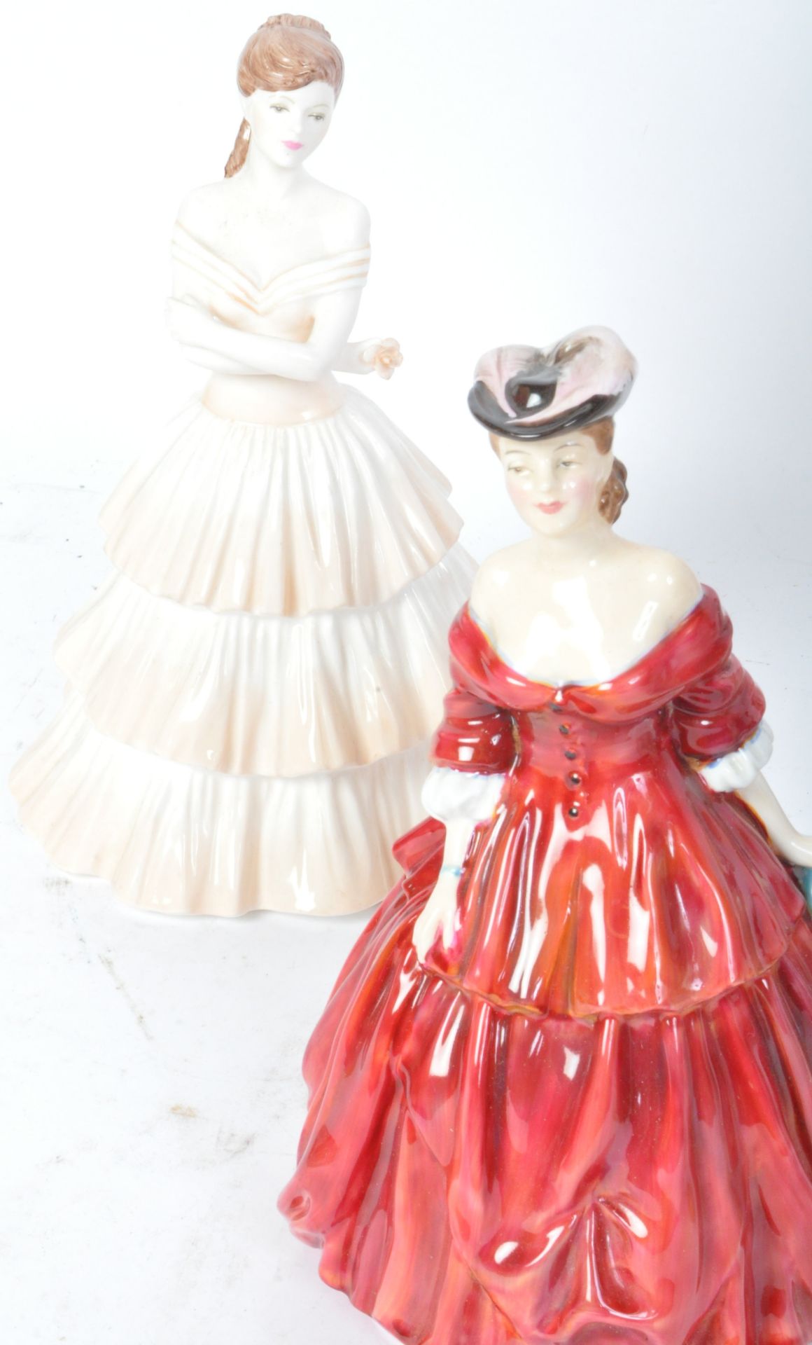 FIVE VINTAGE PORCELAIN FIGURES - LLADRO, ROYAL DOULTON & MORE - Bild 2 aus 5