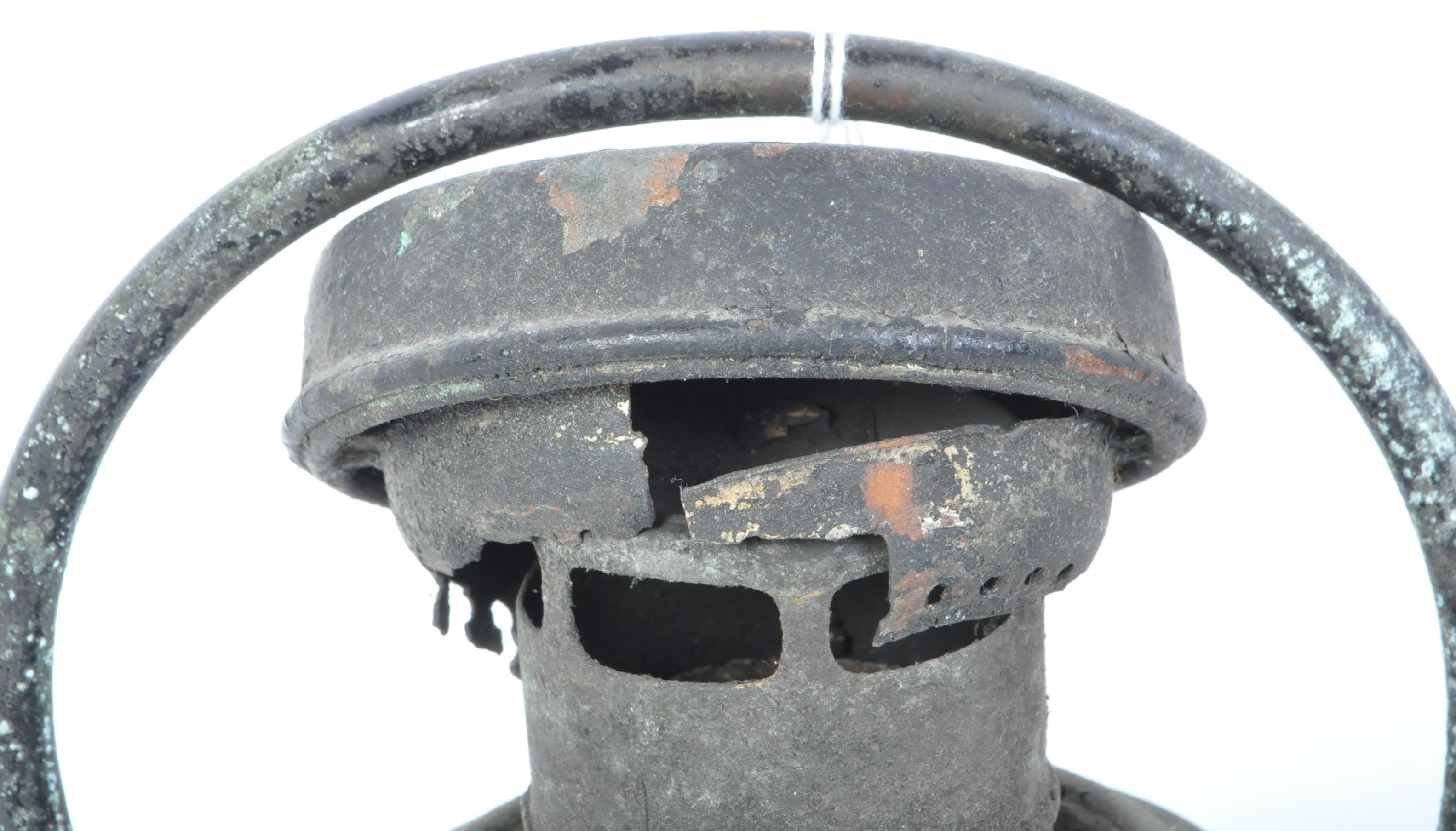 A RETRO VINTAGE POWELL & HANMER CARBIDE RAILWAY LAMP - Image 4 of 6