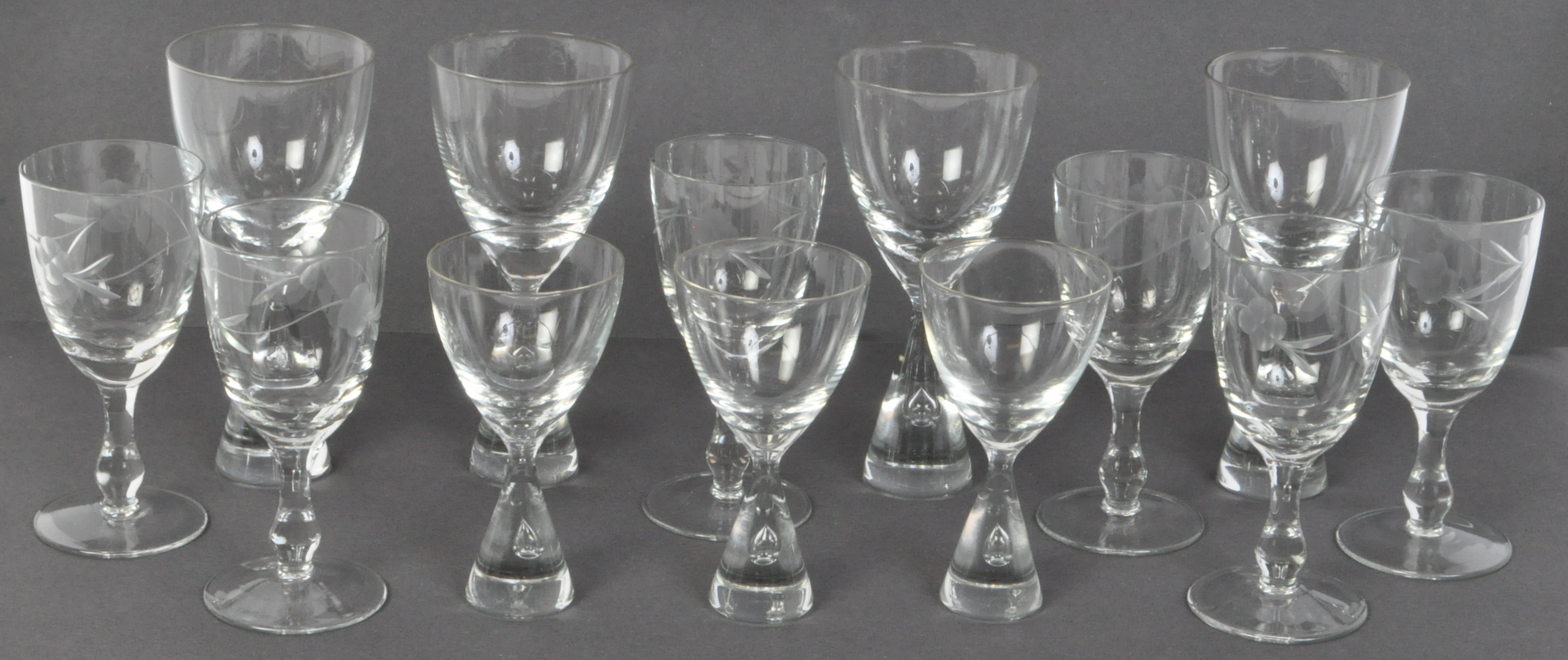 COLLECTION OF MID CENTURY DRINKING GLASSES - HOOMEGAARD - - Image 2 of 6