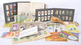 LARGE COLLECTION OF VINTAGE 20TH CENTURY CIGARETTE CARDS