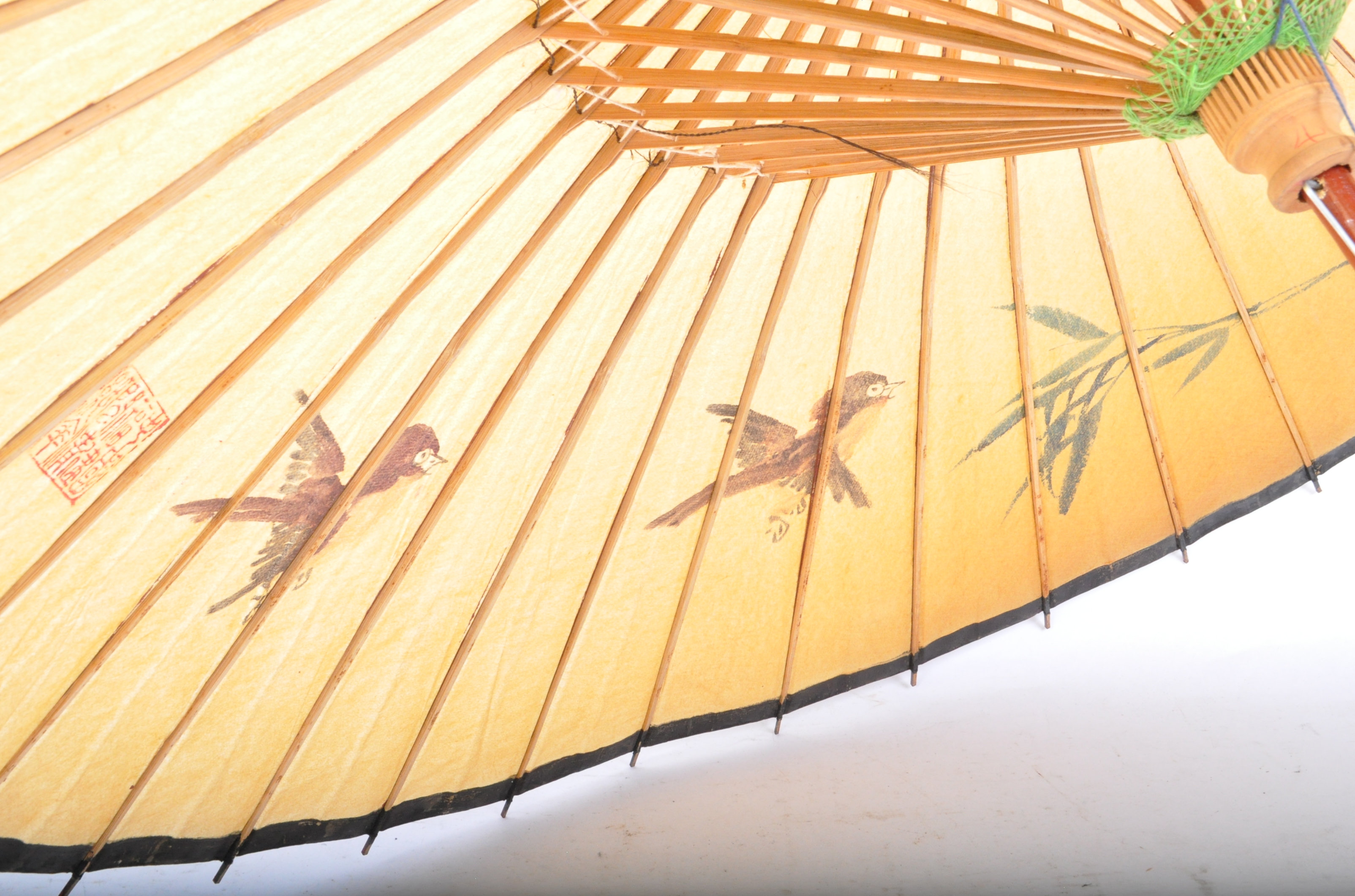 A WOODEN ORIENTAL CHINESE PARASOL - Image 5 of 6