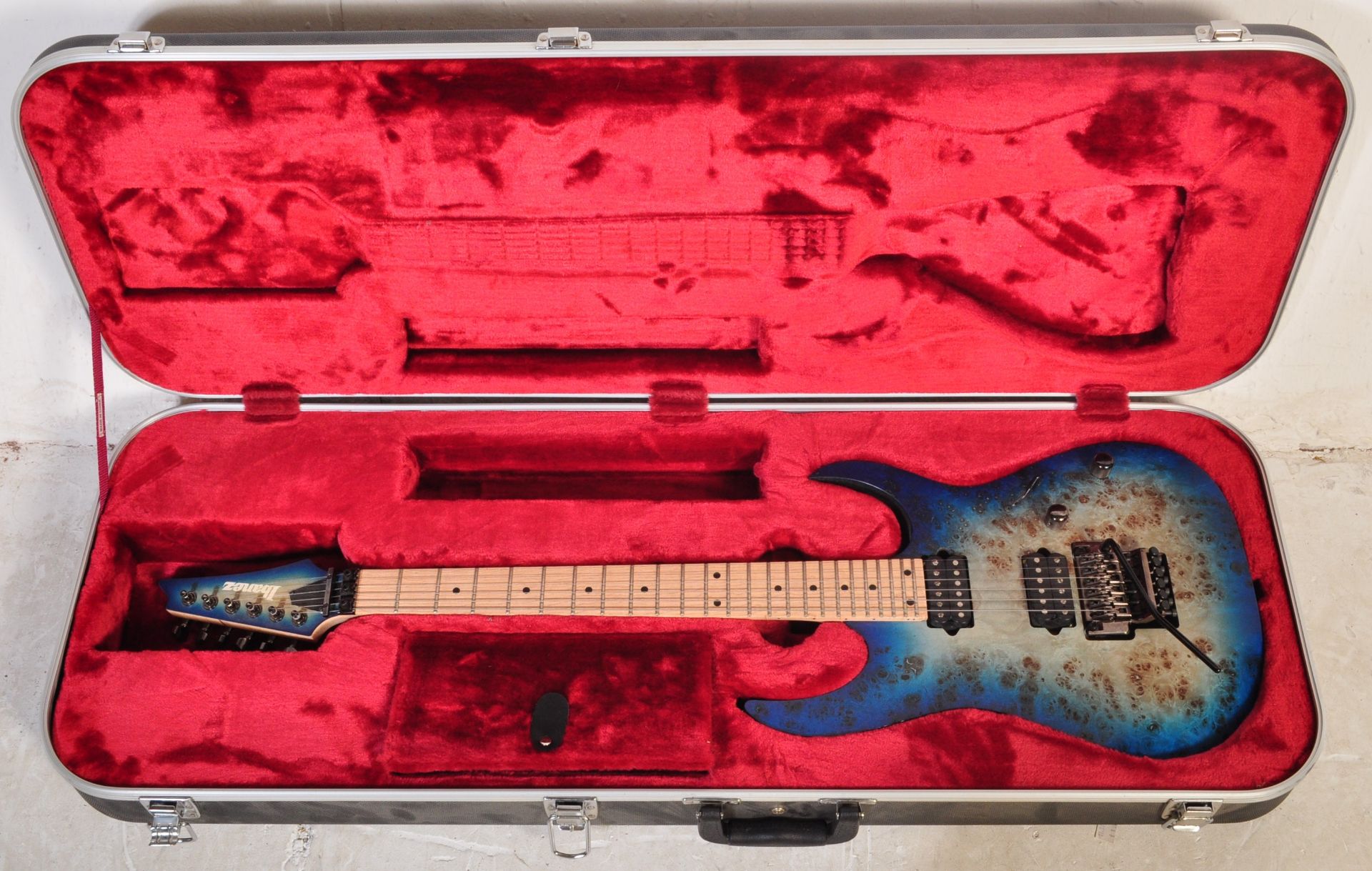 CONTEMPROARY IBANEZ RG - SERIES ELECTRIC GUITAR & CASE