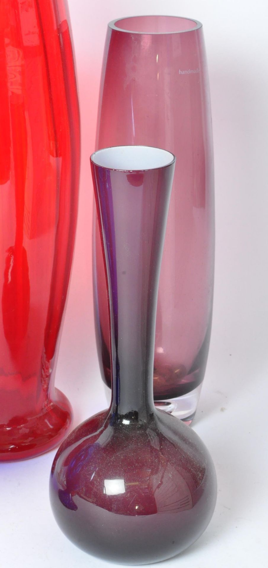 A COLLECTION OF RETRO MID 20TH CENTURY COLOURED ART GLASS - Image 5 of 5