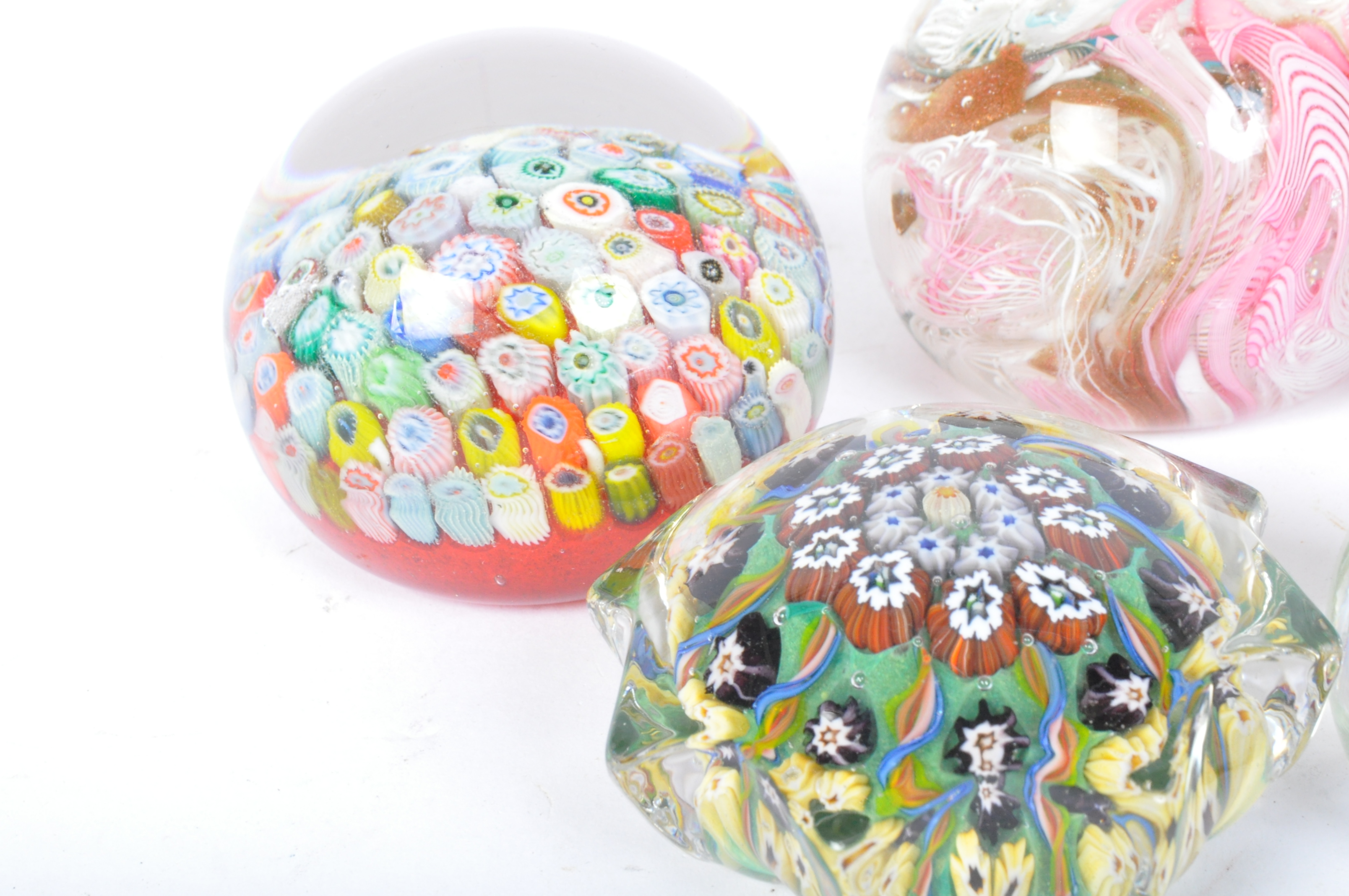 COLLECTION OF FIVE VINTAGE UNSIGNED MILLEFIORI GLASS PAPERWEIGHTS - Image 2 of 4