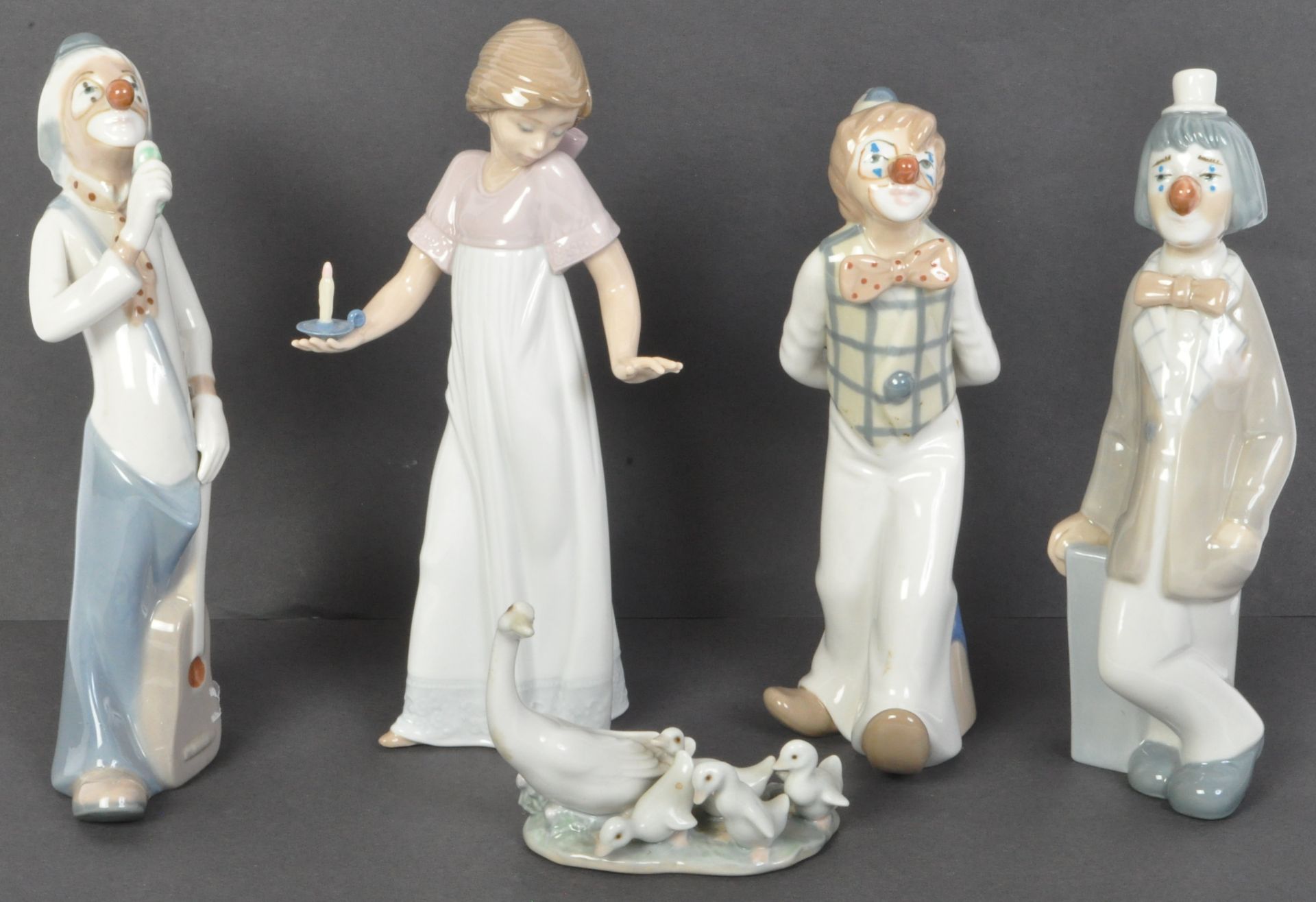 AN ASSORTMENT OF VINTAGE LLADRO & CASADES PORCELAIN FIGURES - Image 2 of 7