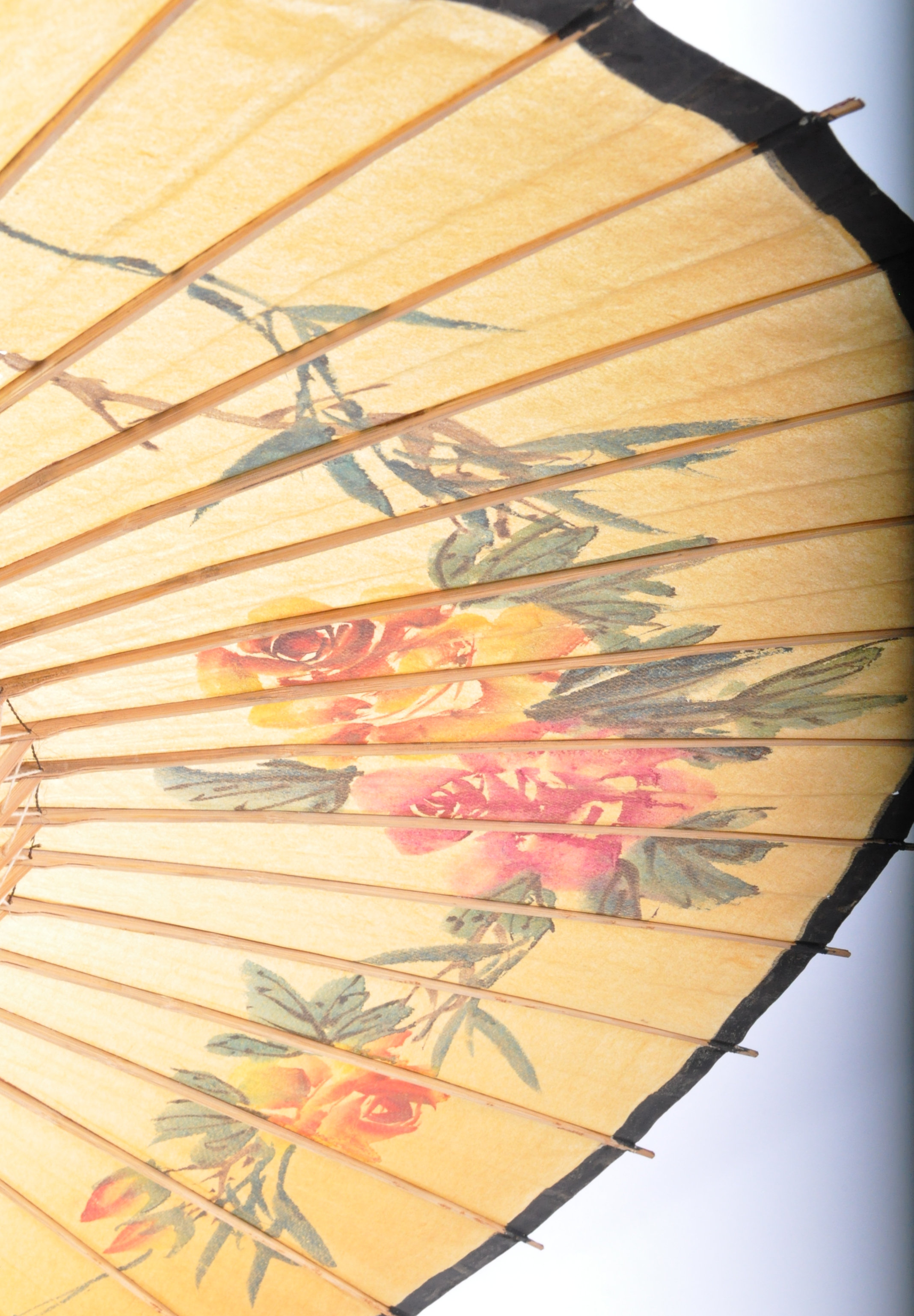 A WOODEN ORIENTAL CHINESE PARASOL - Image 4 of 6
