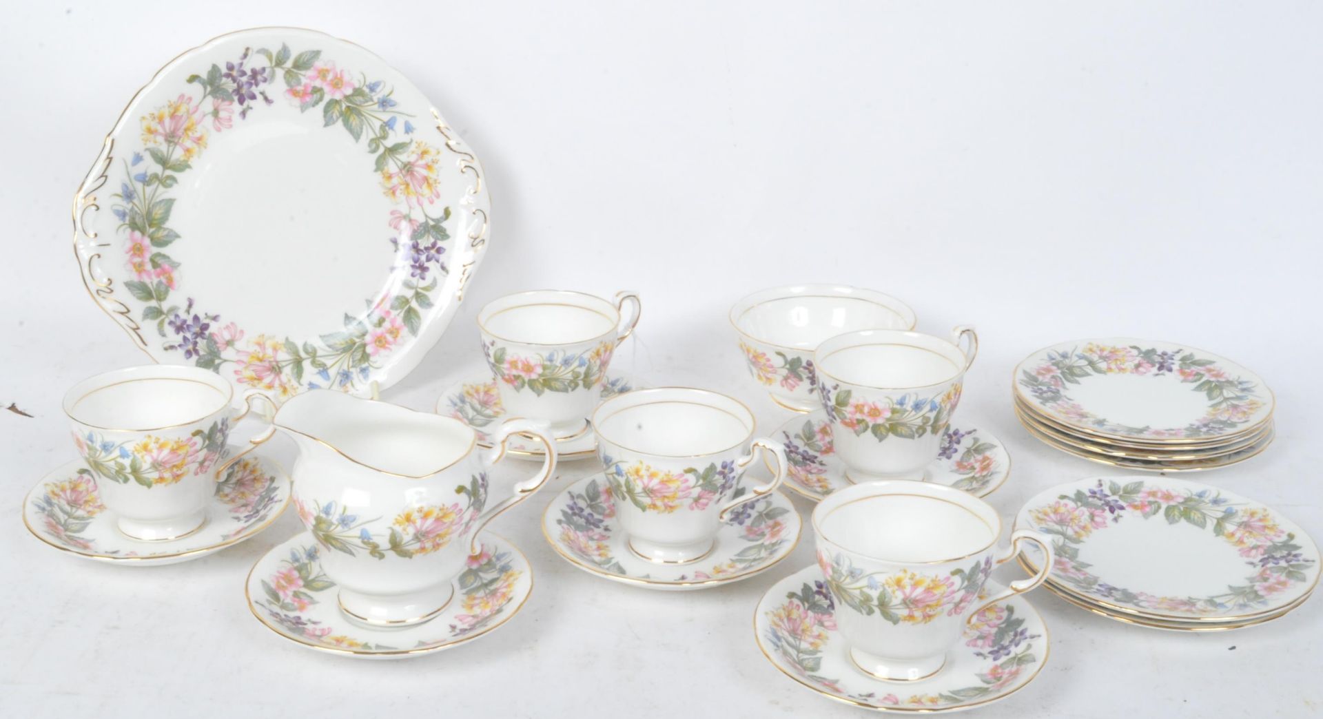 A VINTAGE PARAGON "COUNTRY LANE" FINE BONE CHINA TEA SERVICE