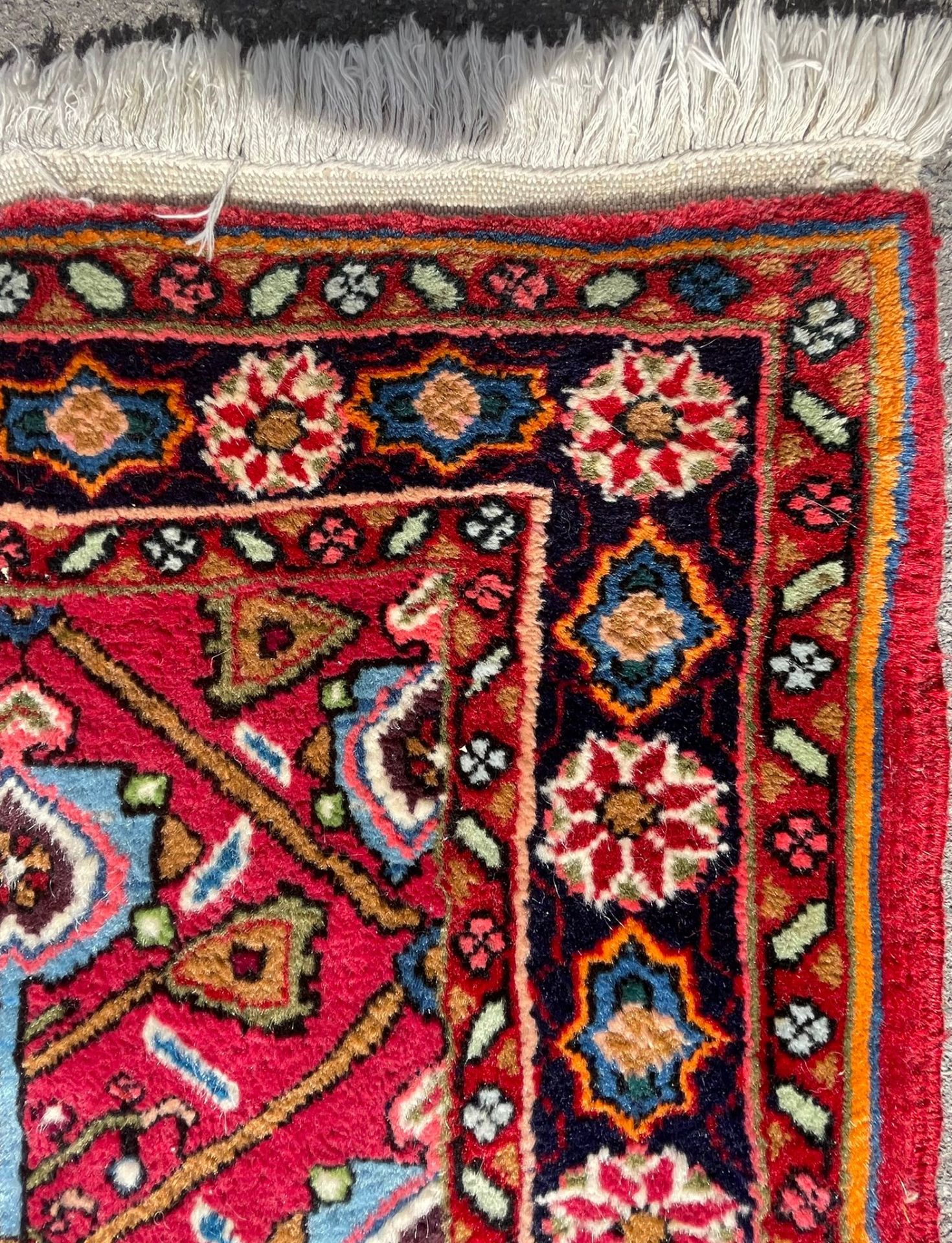 A 20TH CENTURY THICK PERSIAN / ISLAMIC BIDJAR RUG - Bild 4 aus 4