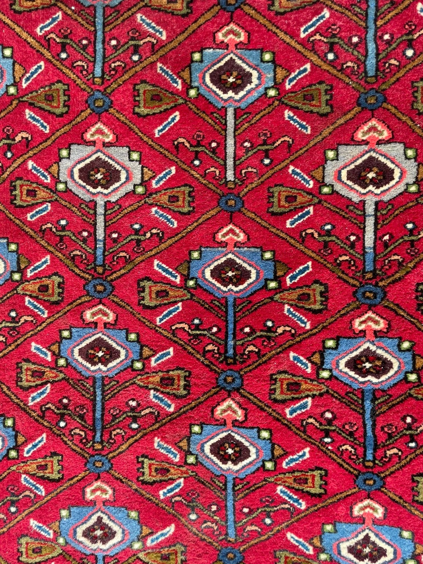 A 20TH CENTURY THICK PERSIAN / ISLAMIC BIDJAR RUG - Bild 3 aus 4